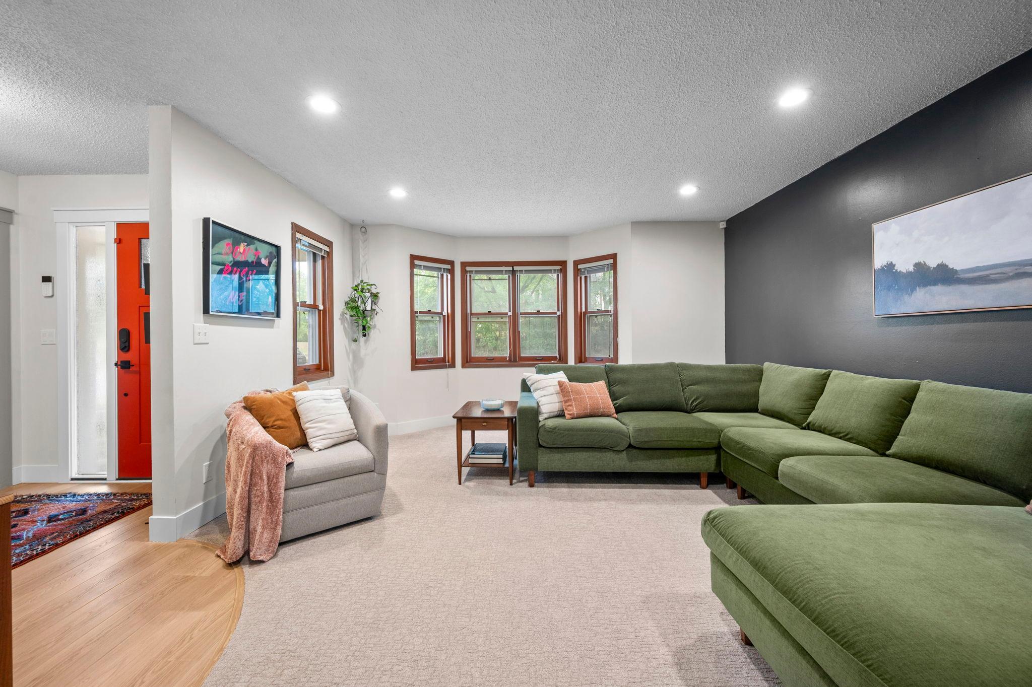 235 Kent Street Property Photo 5