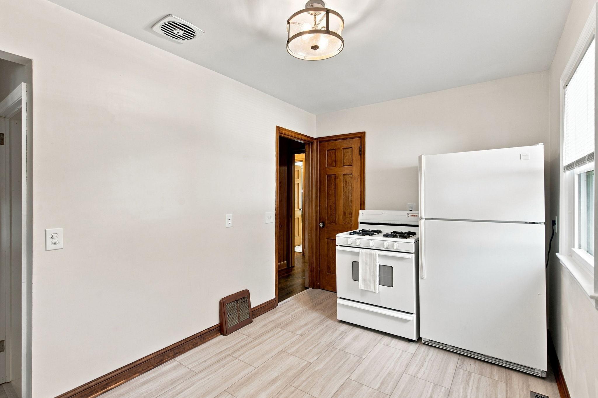 3251 Taylor Street Ne Property Photo 9