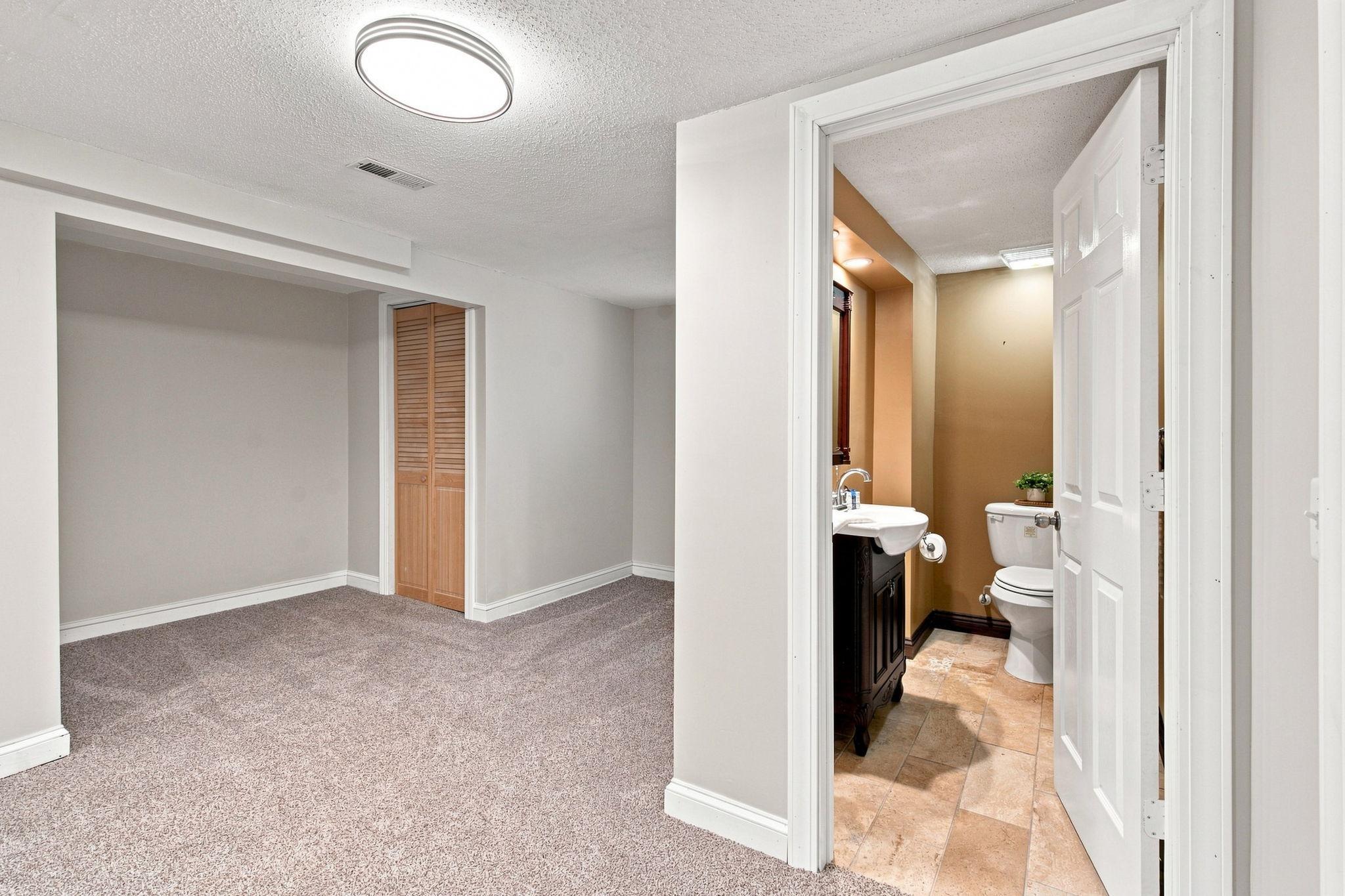 3251 Taylor Street Ne Property Photo 24