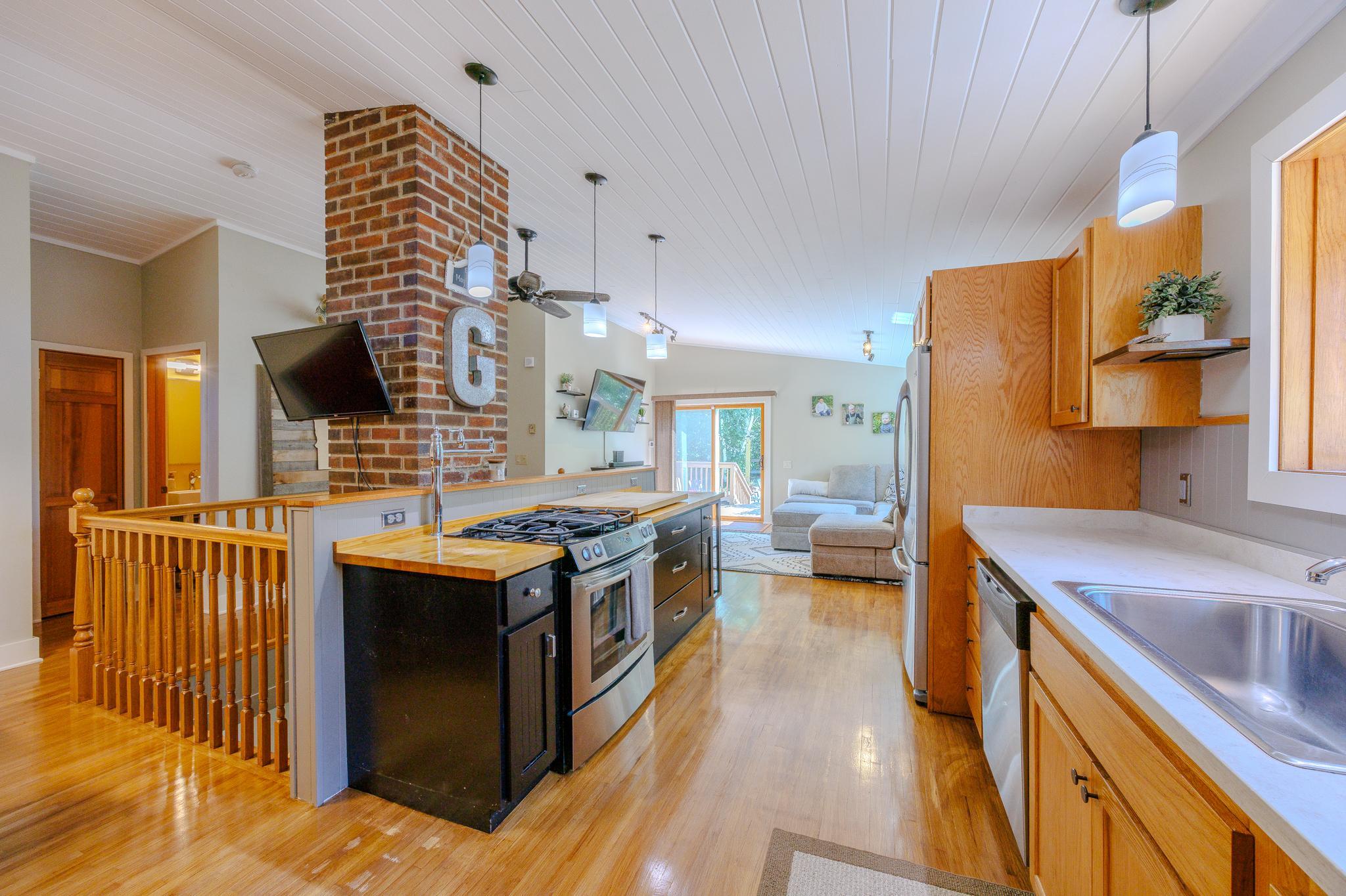6351 Island View Drive Ne Property Photo 8