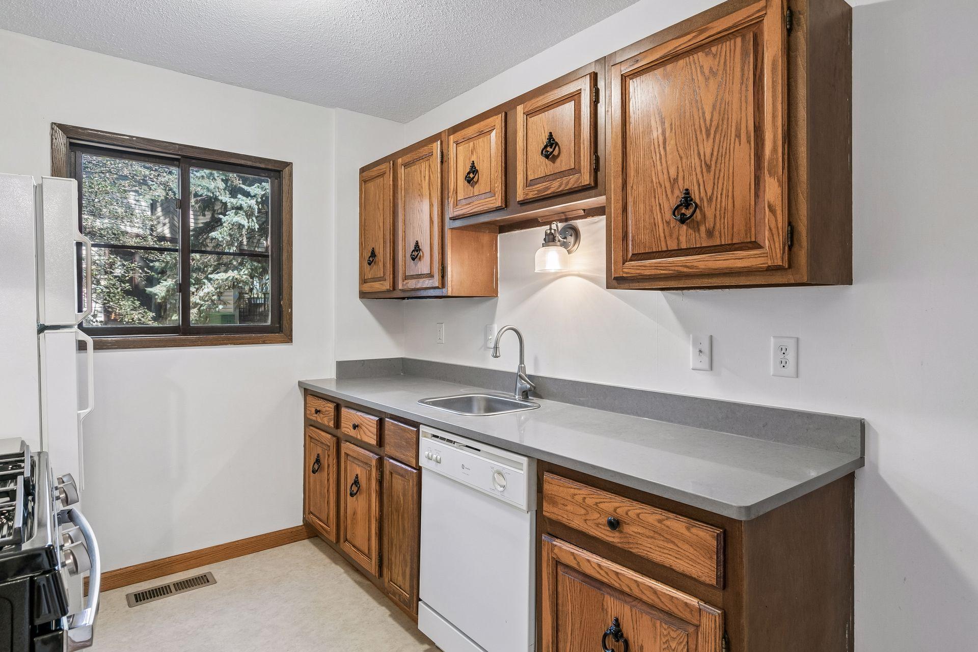 13748 Heather Hills Drive Property Photo 4