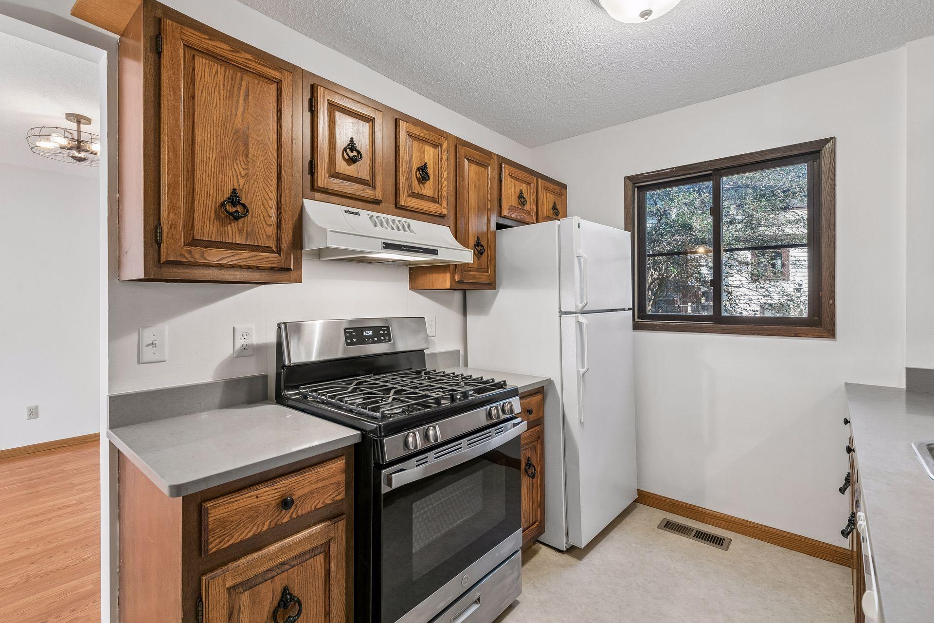 13748 Heather Hills Drive Property Photo 5