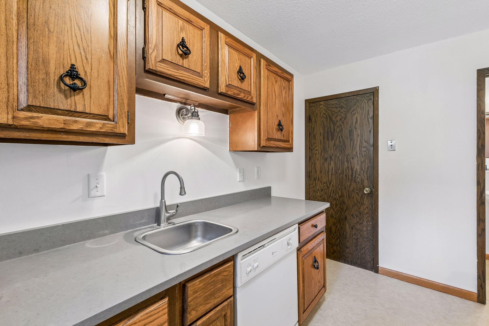 13748 Heather Hills Drive Property Photo 6