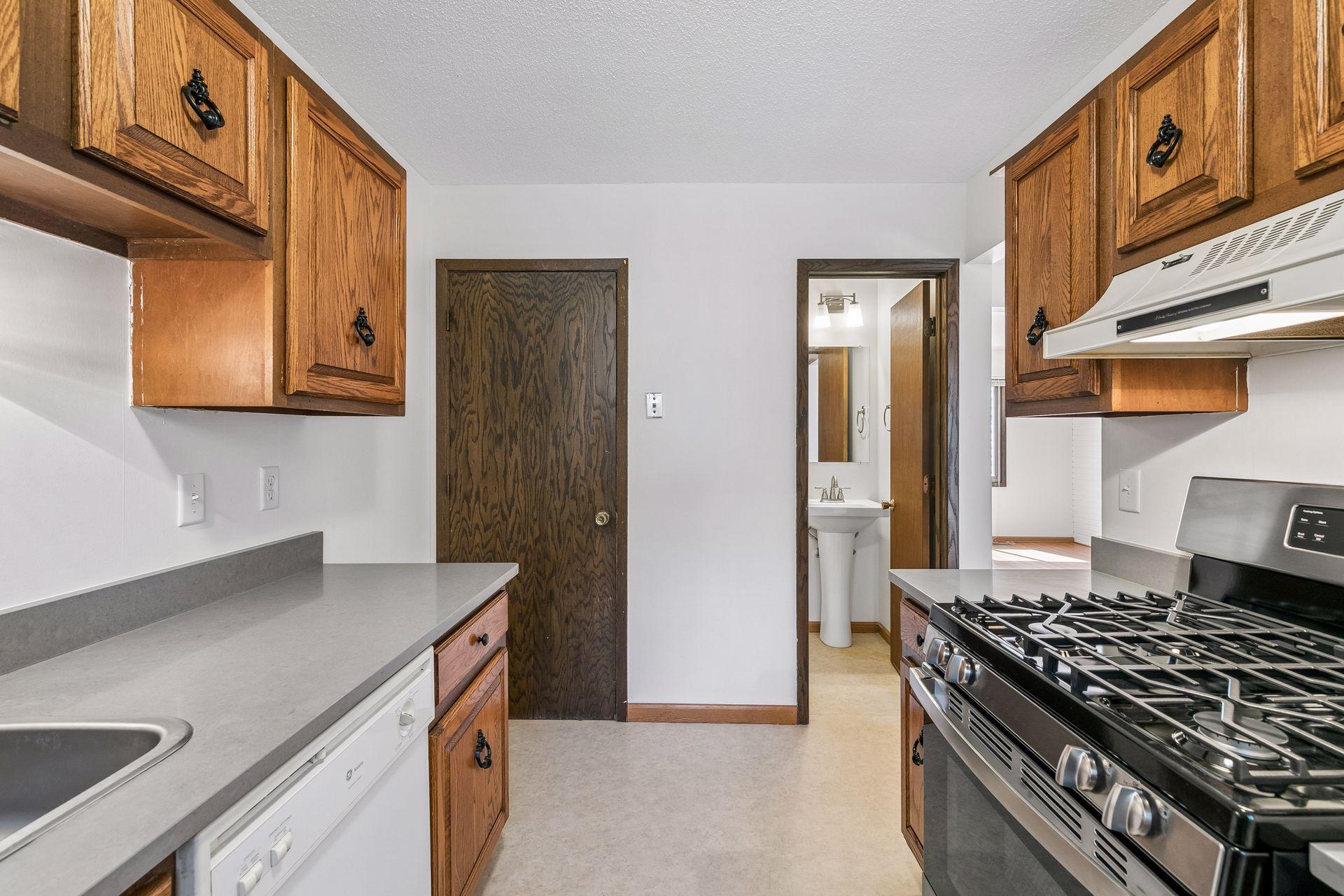 13748 Heather Hills Drive Property Photo 7