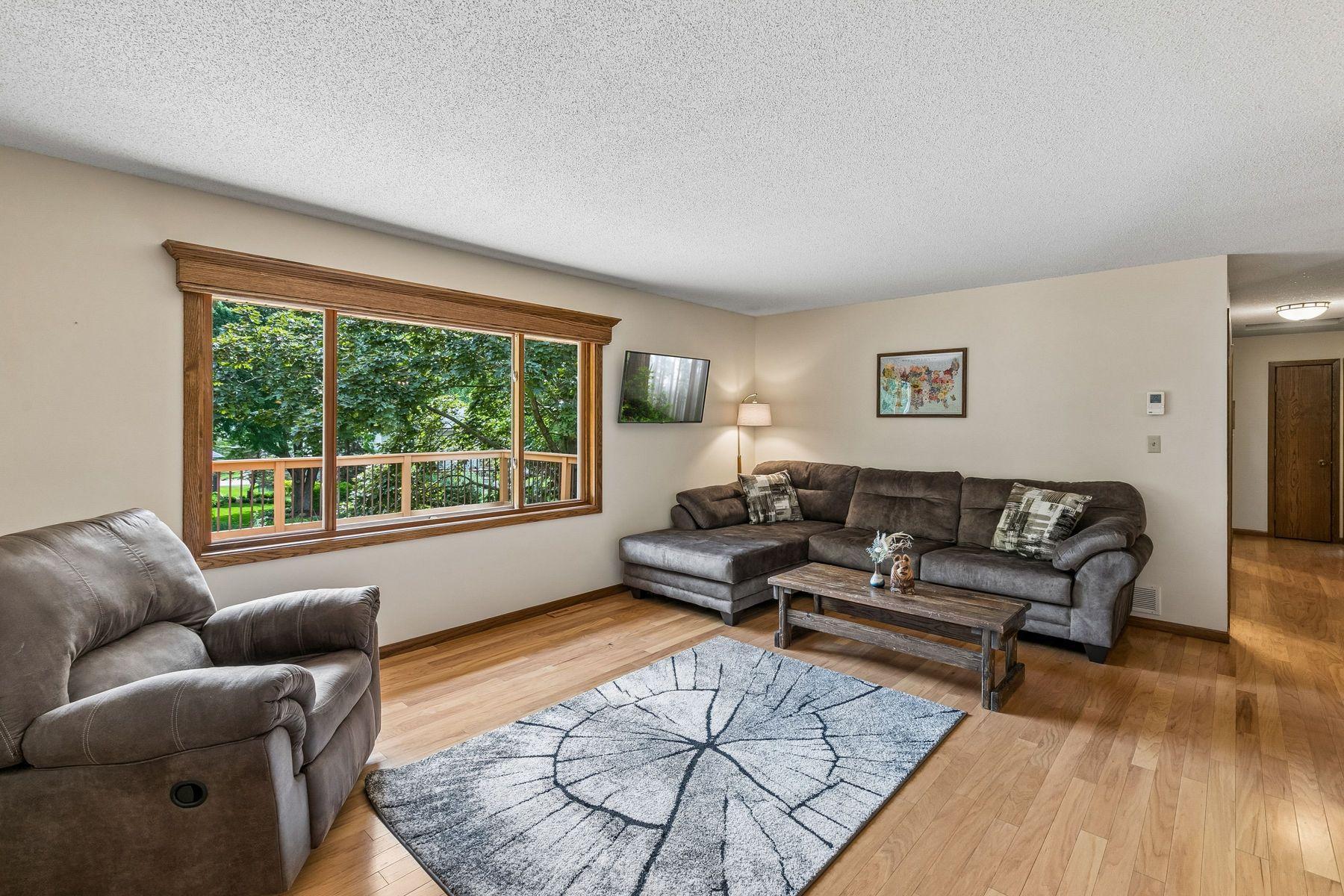 12725 Ethelton Way Property Photo 4
