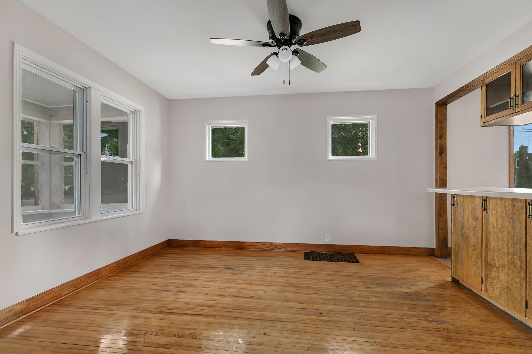555 2nd Avenue Nw Property Photo 13