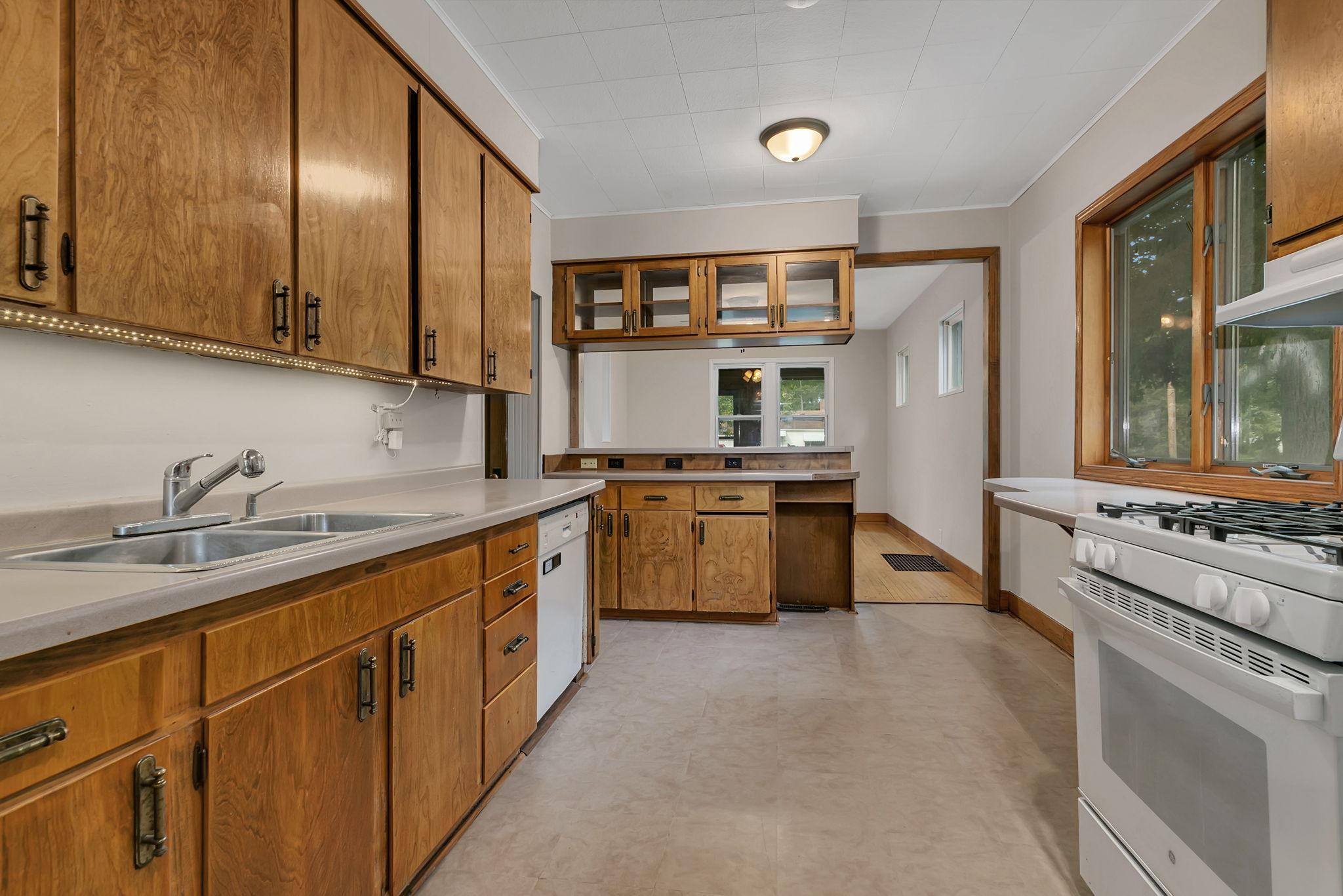 555 2nd Avenue Nw Property Photo 19
