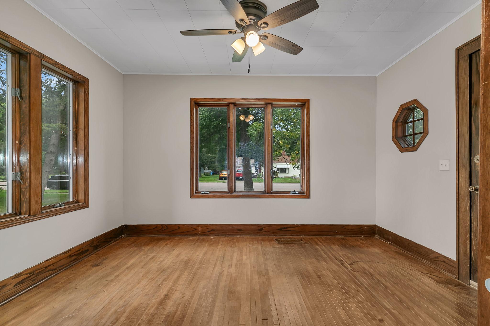 555 2nd Avenue Nw Property Photo 21
