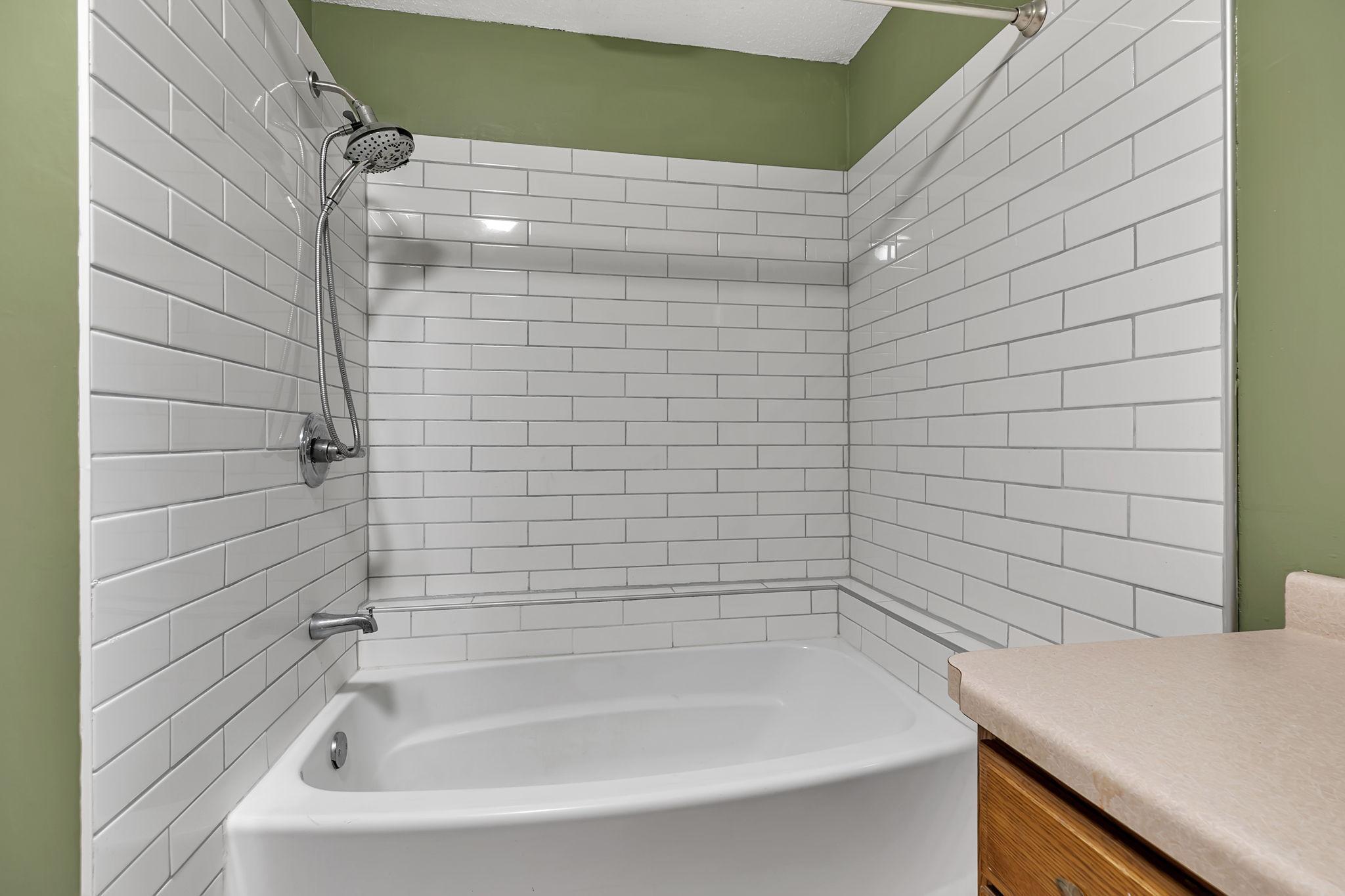 555 2nd Avenue Nw Property Photo 27