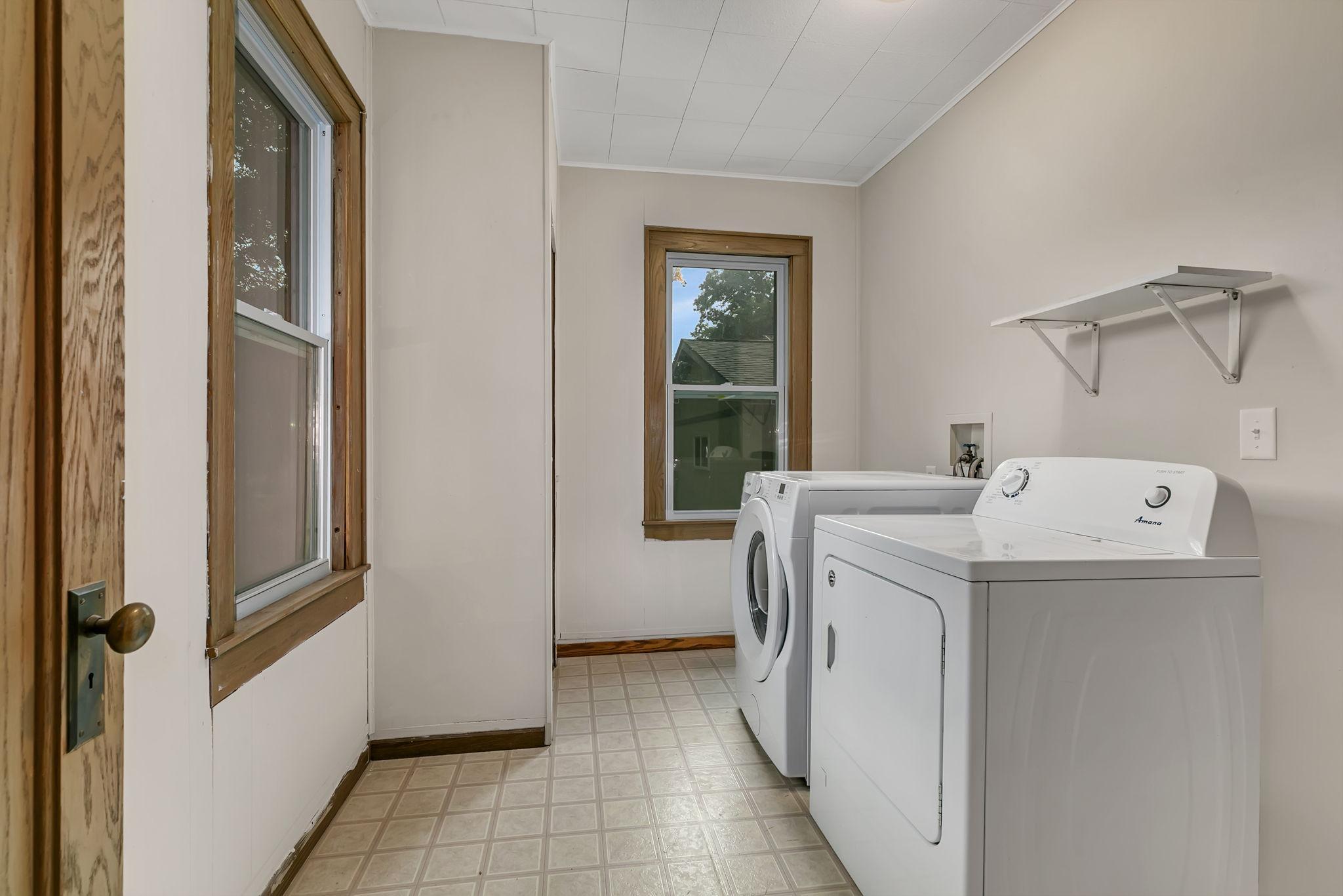 555 2nd Avenue Nw Property Photo 28
