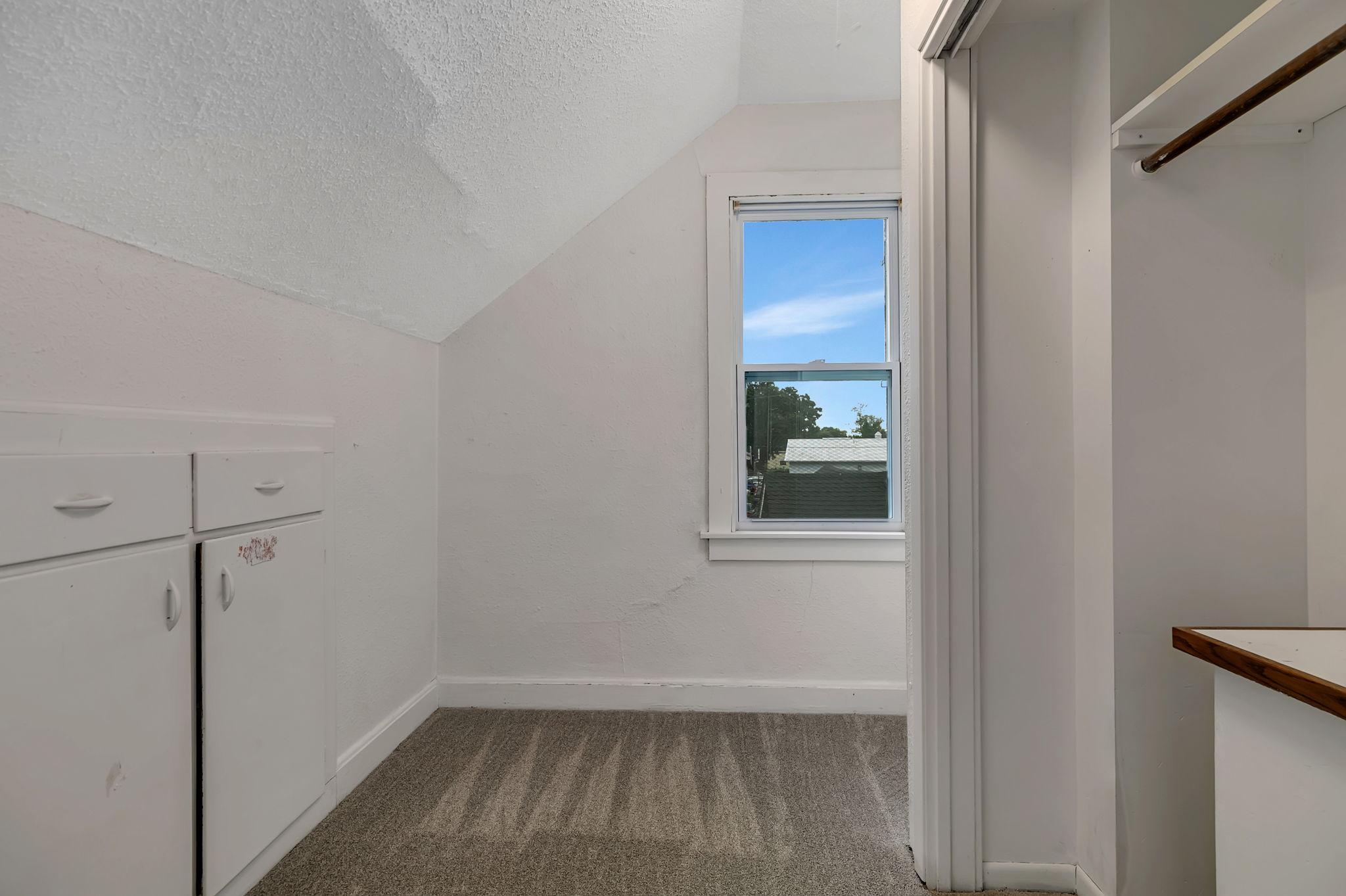 555 2nd Avenue Nw Property Photo 34