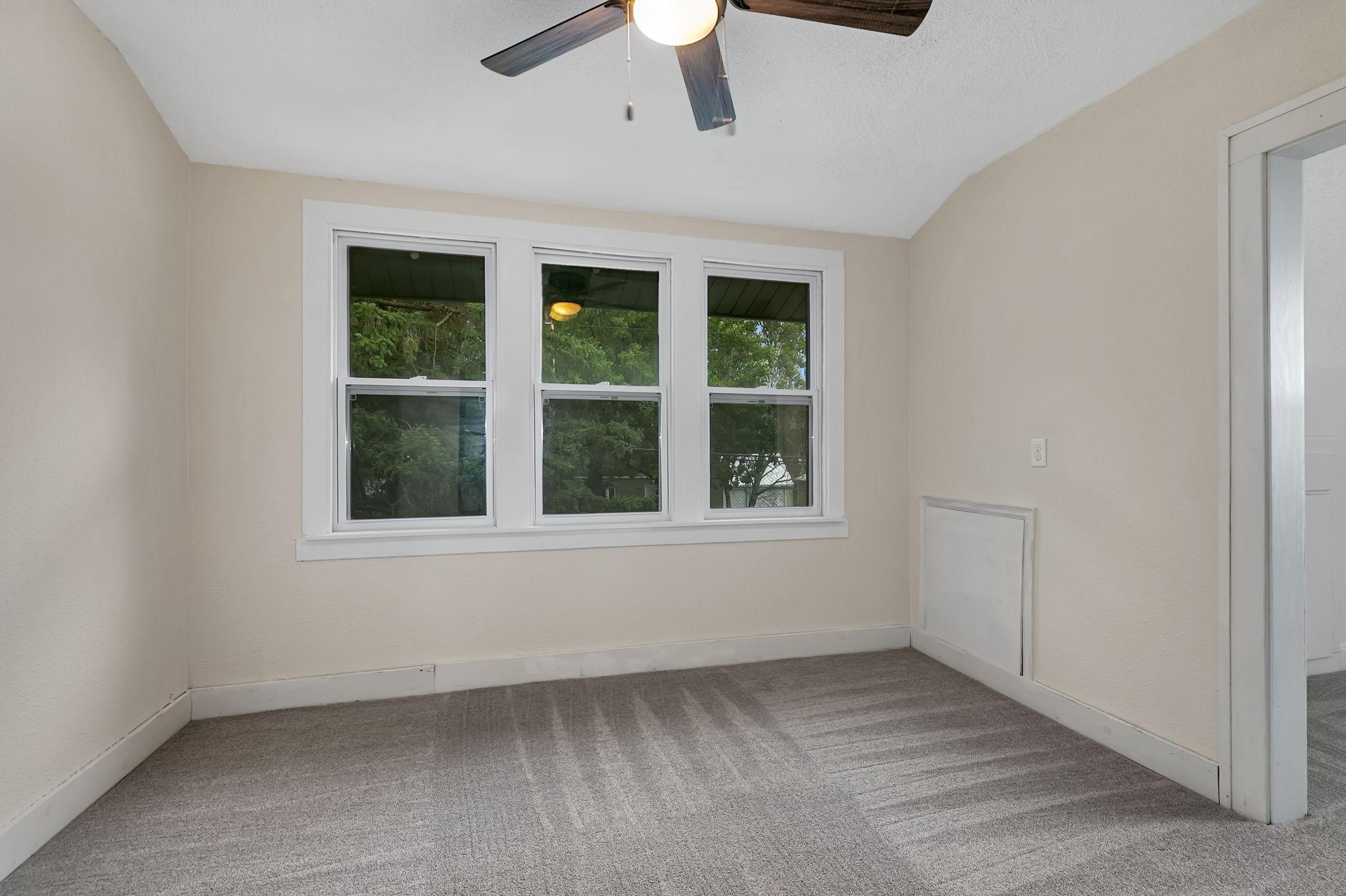 555 2nd Avenue Nw Property Photo 35