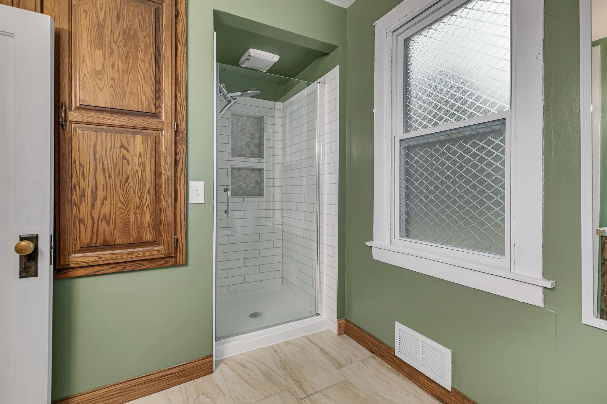 555 2nd Avenue Nw Property Photo 37