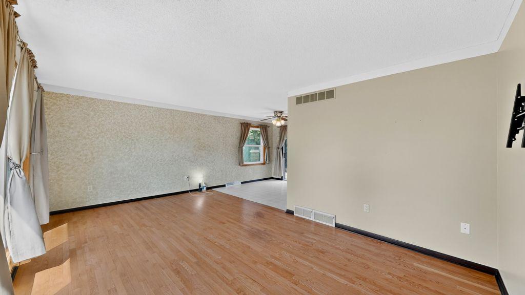 115 1st Street Se Property Photo 4