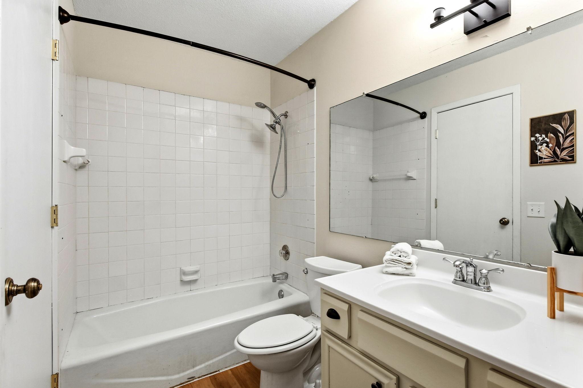 1213 Timbershore Lane Property Photo 14