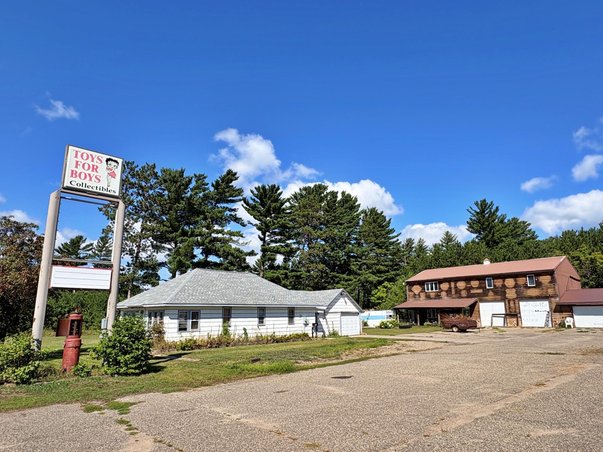 409 1st Street W Property Photo 2