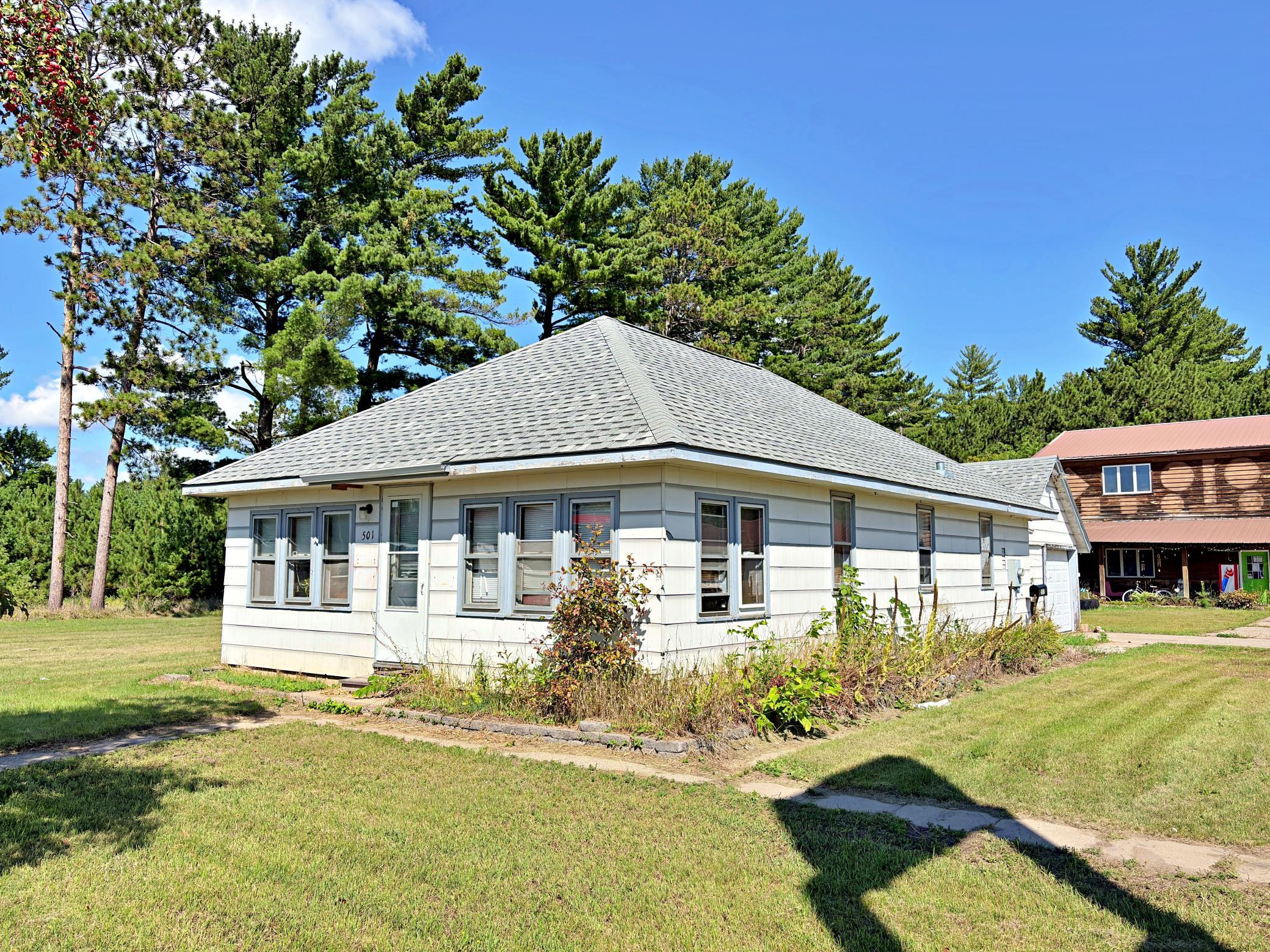 409 1st Street W Property Photo 6