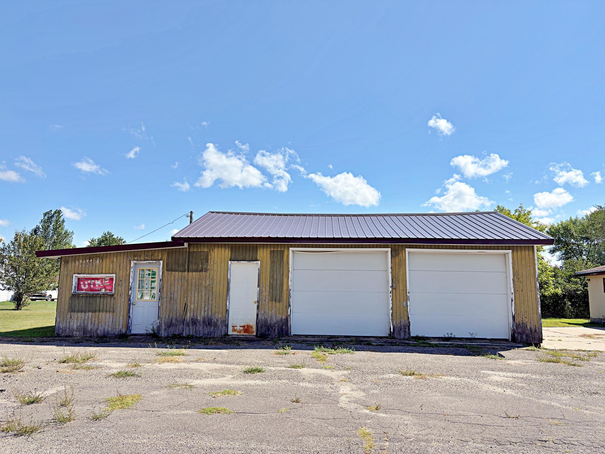 409 1st Street W Property Photo 11
