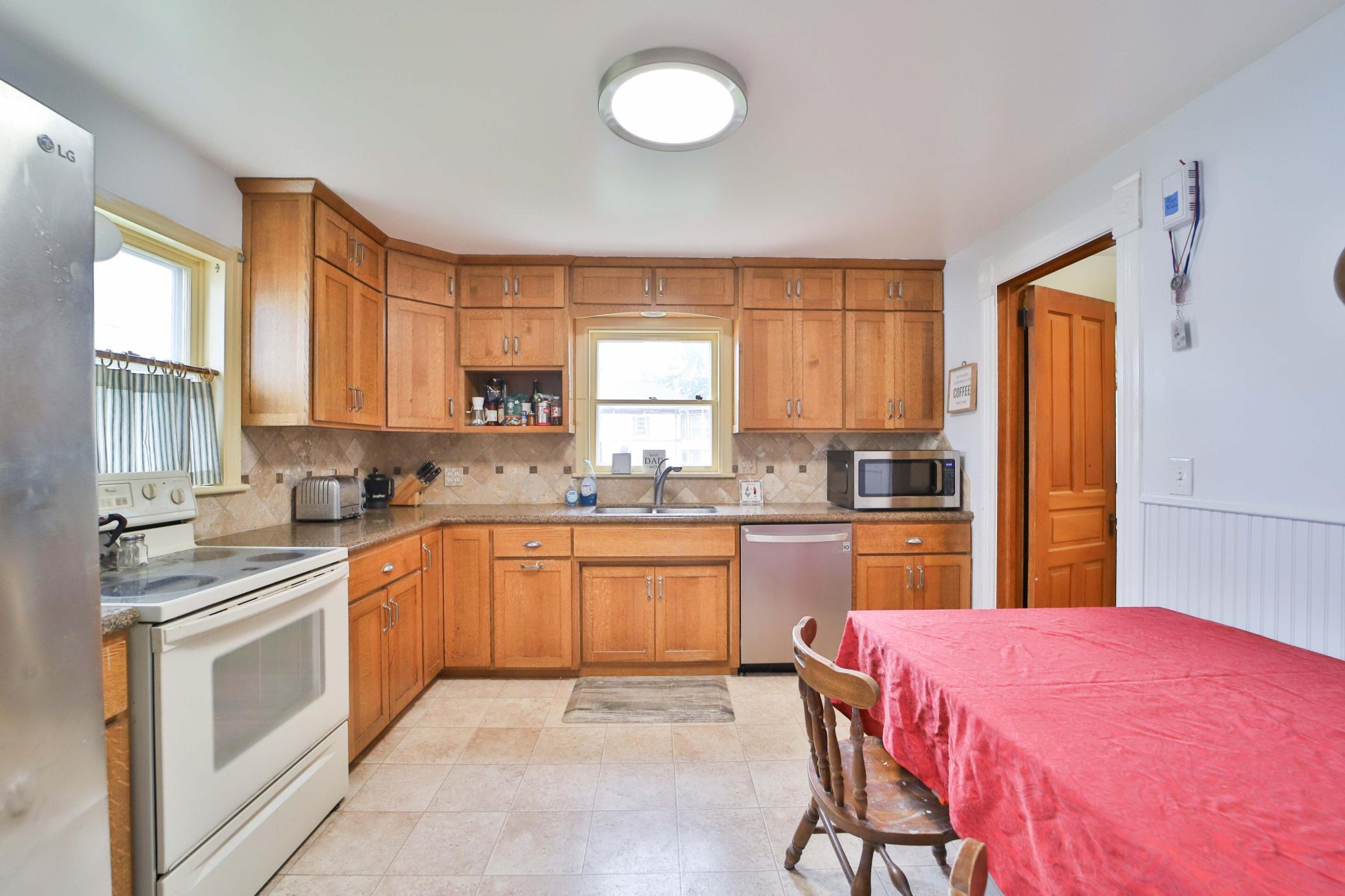 123 Minnesota Avenue S Property Photo 2