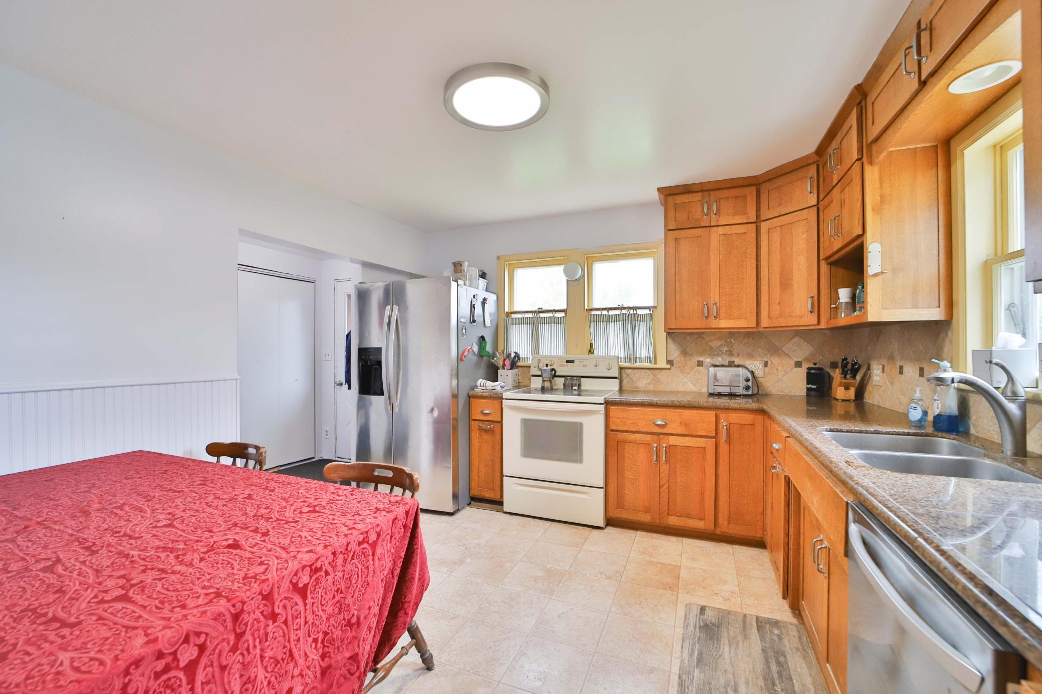 123 Minnesota Avenue S Property Photo 3