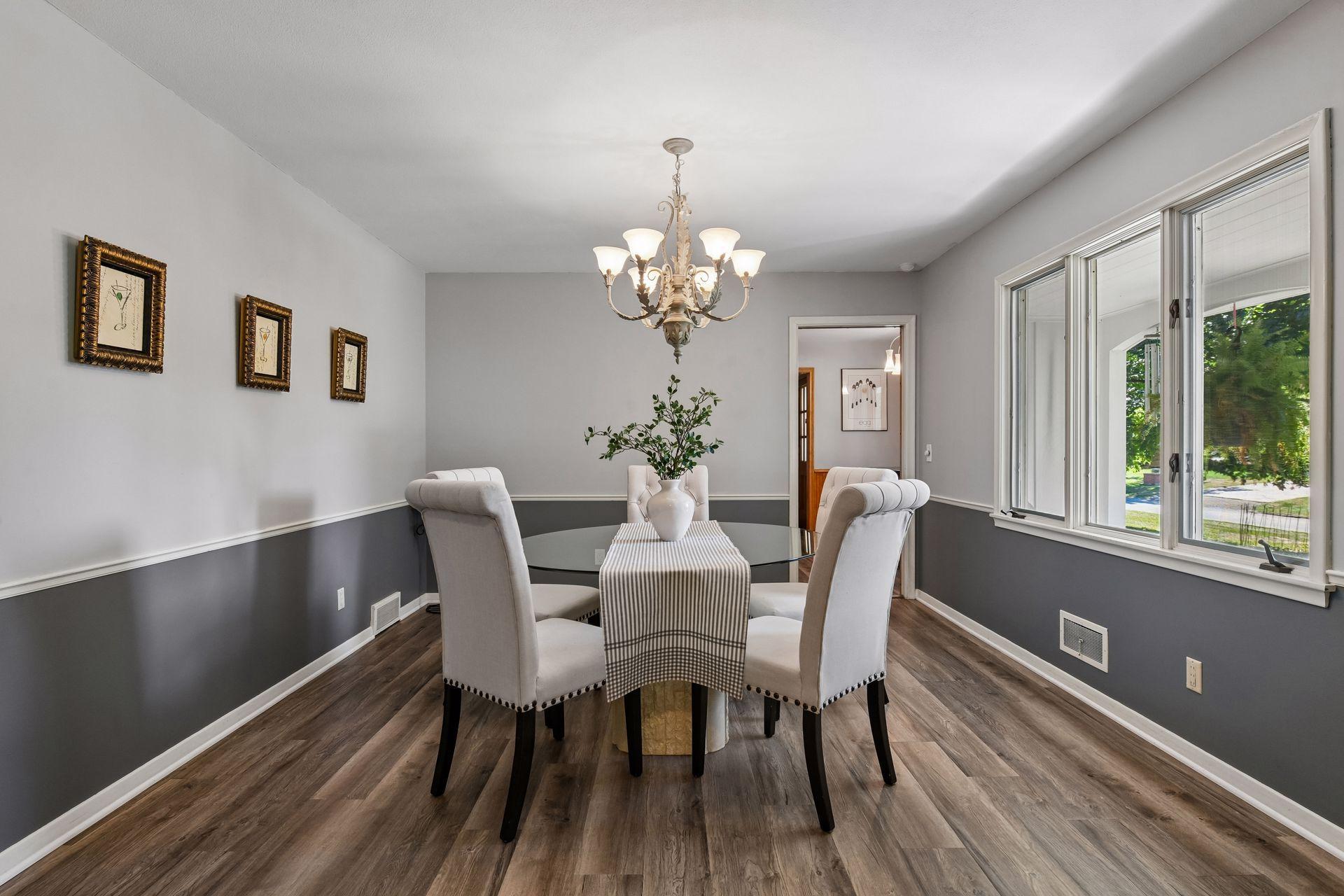 4730 Fairhills Road E Property Photo 10