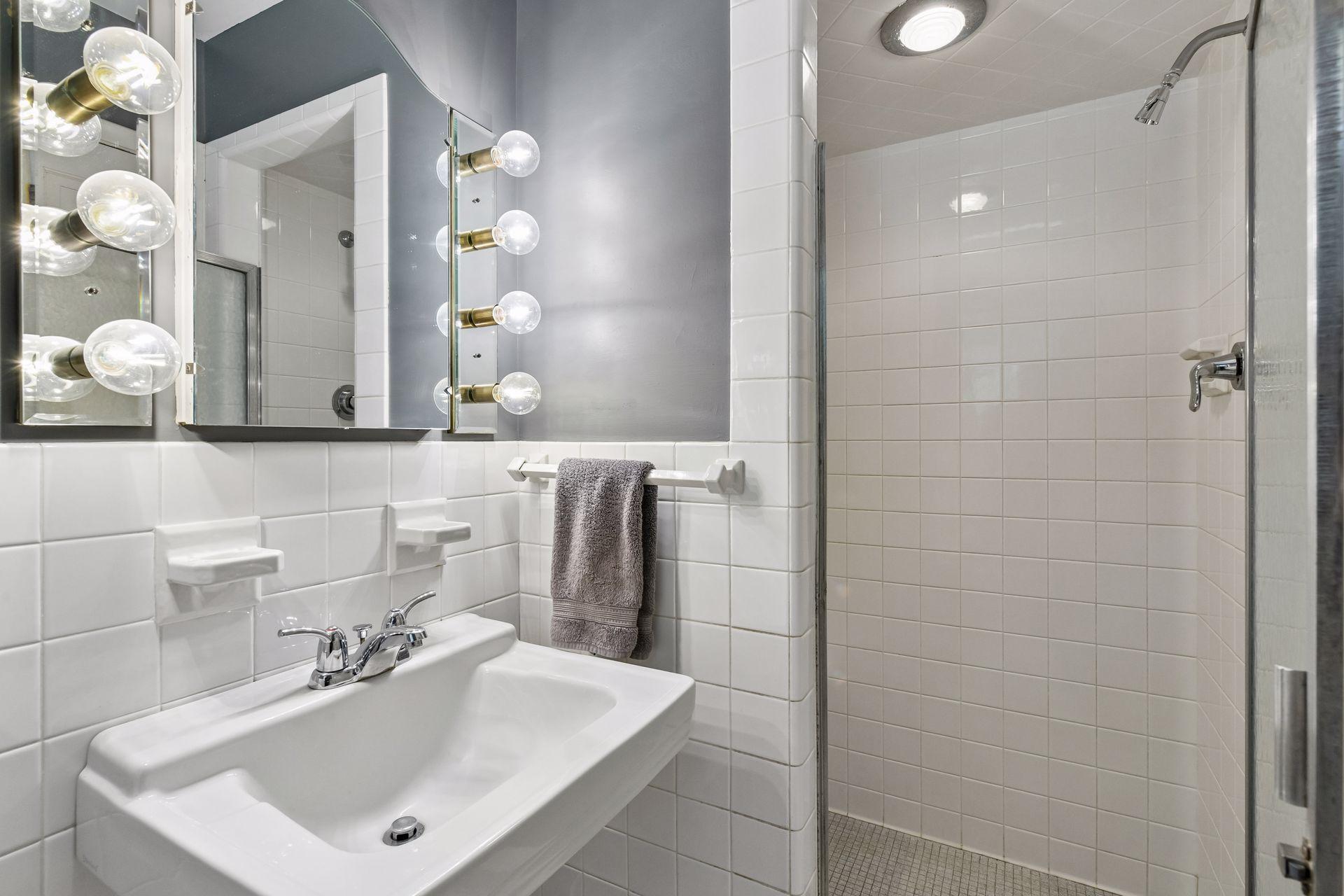 4730 Fairhills Road E Property Photo 13