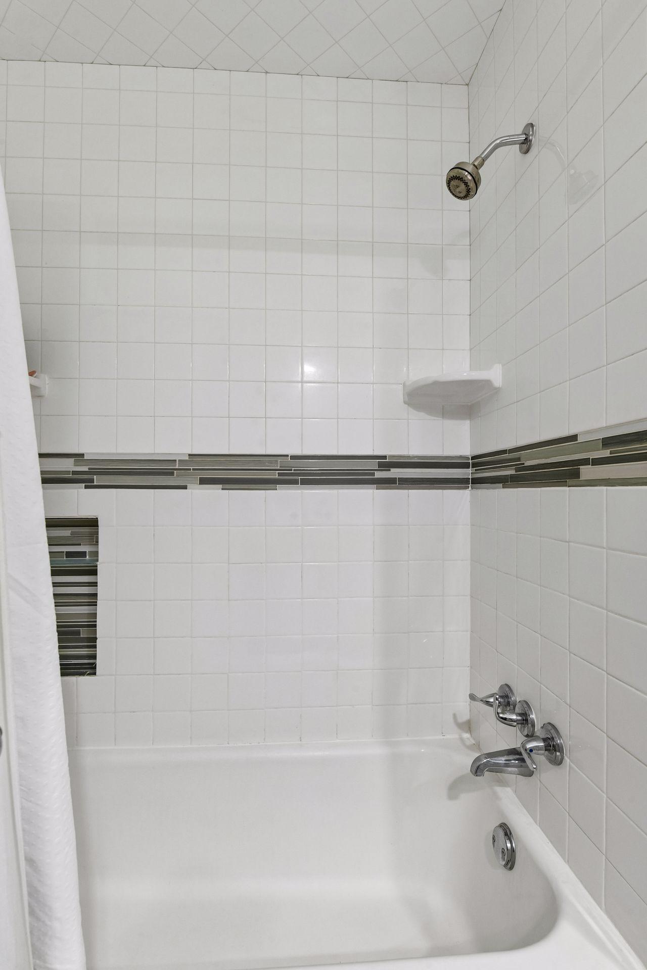 4730 Fairhills Road E Property Photo 17