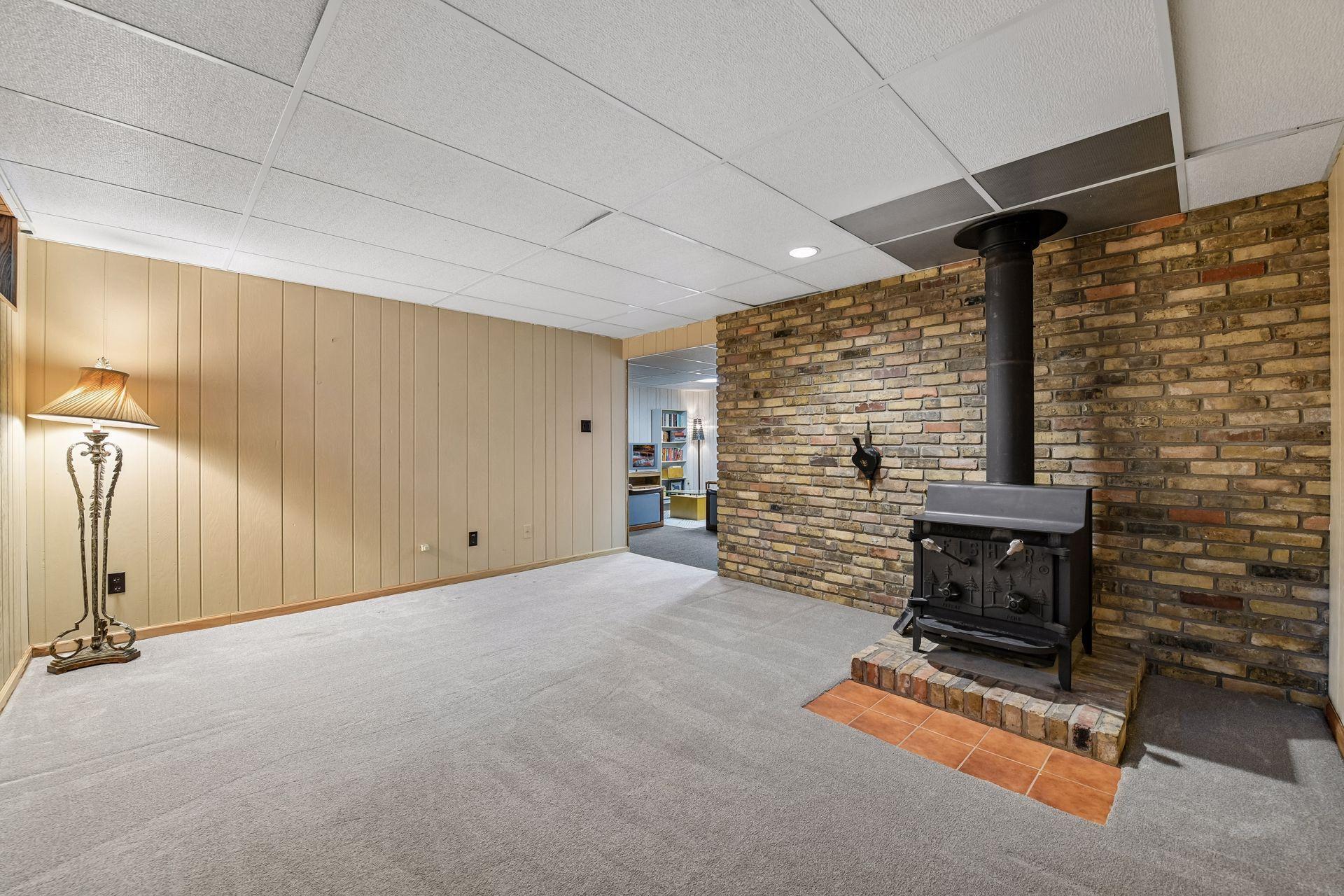 4730 Fairhills Road E Property Photo 20