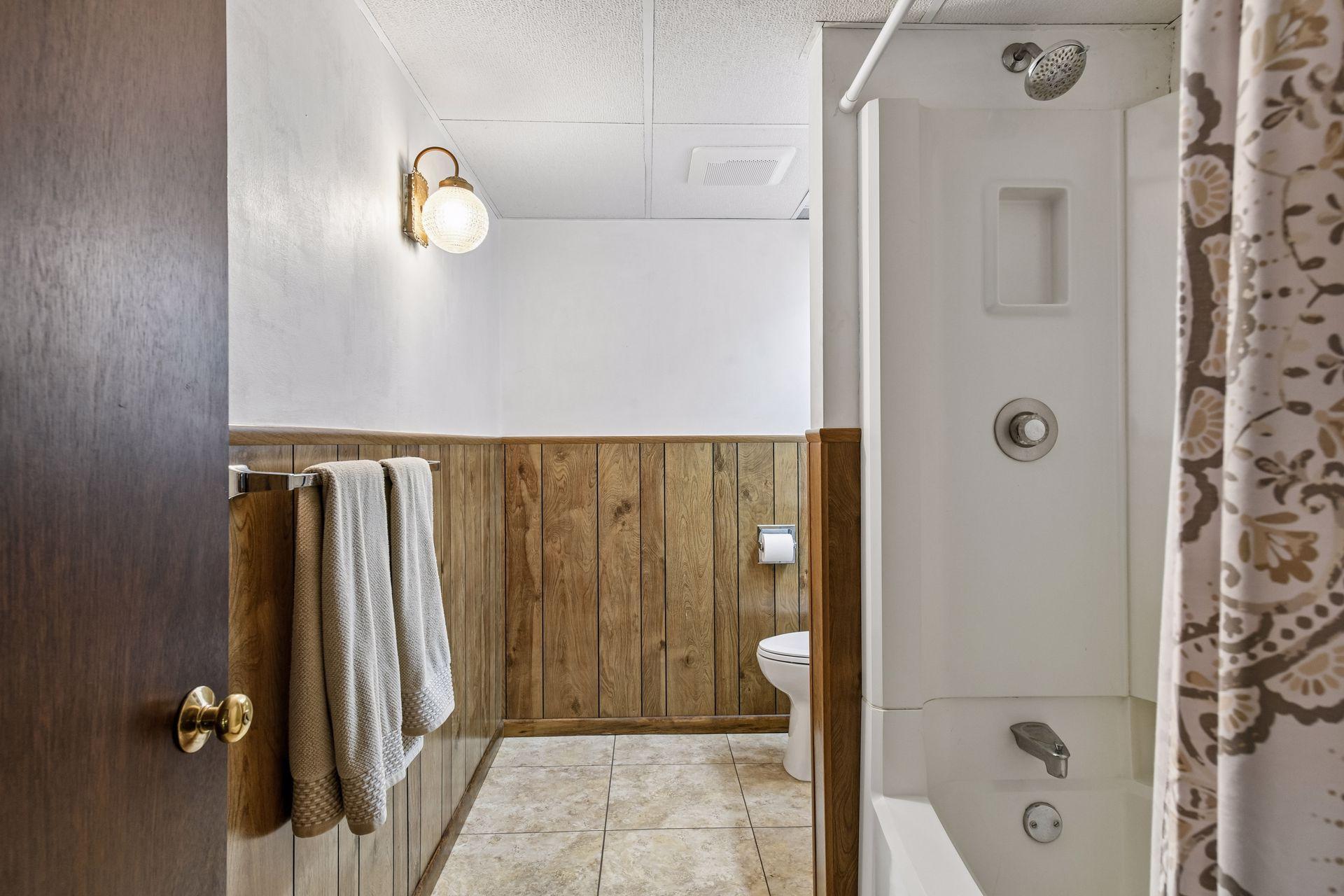 4730 Fairhills Road E Property Photo 22