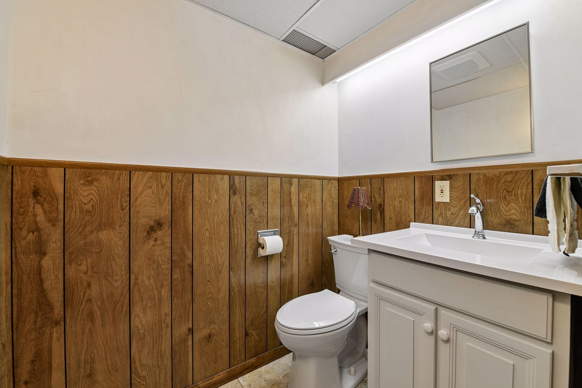 4730 Fairhills Road E Property Photo 23