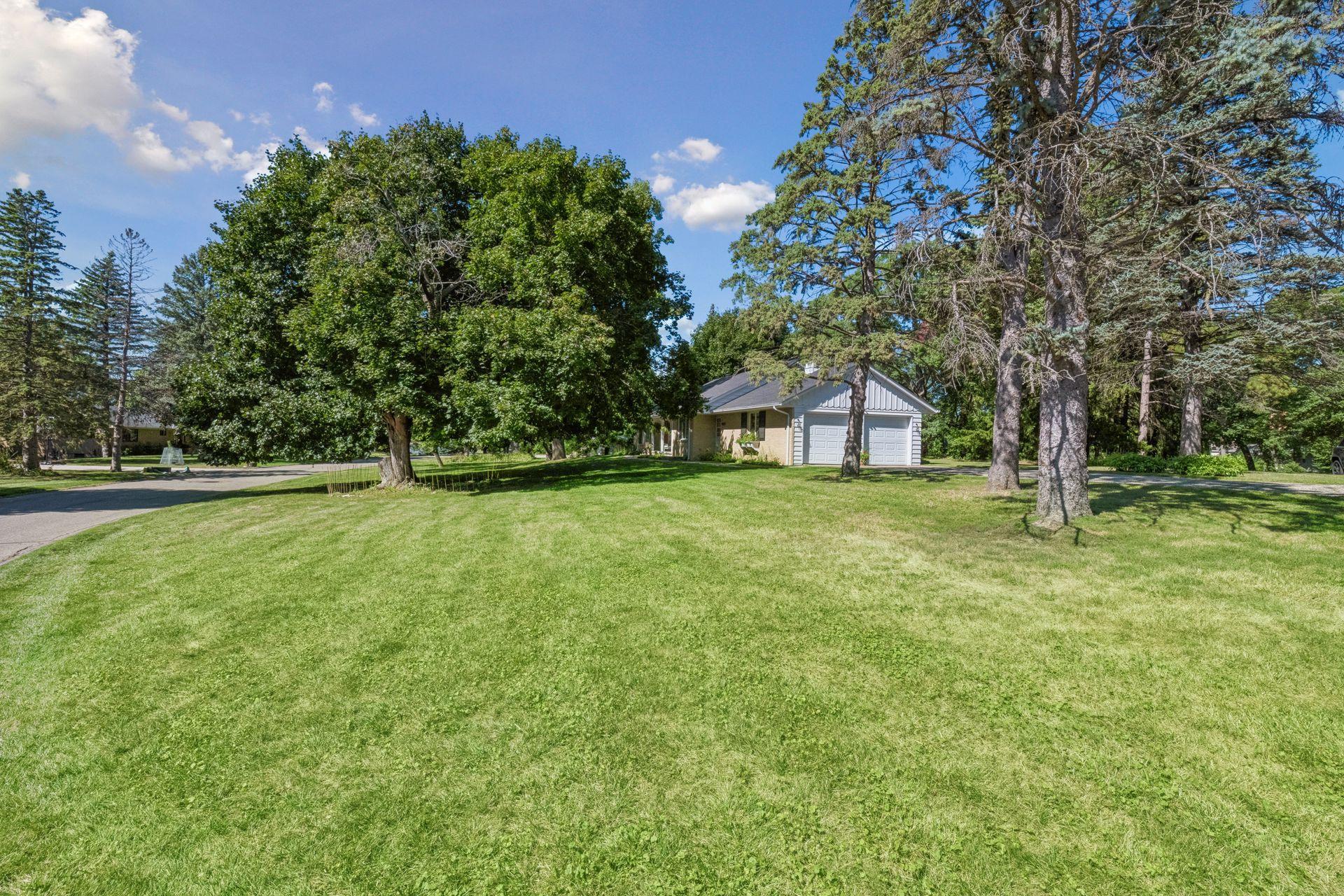 4730 Fairhills Road E Property Photo 25