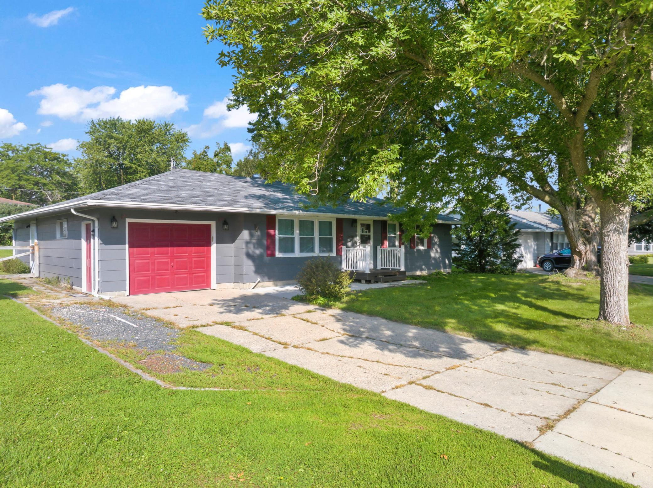 1006 Elmhill Drive Property Photo 1