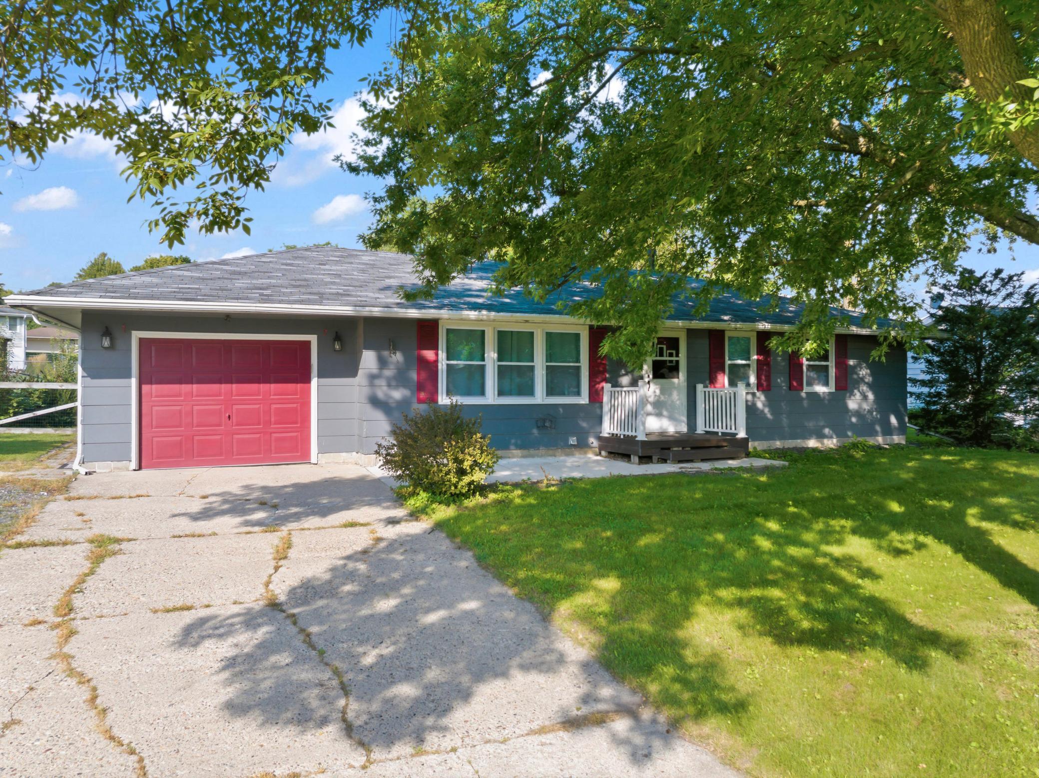 1006 Elmhill Drive Property Photo 2