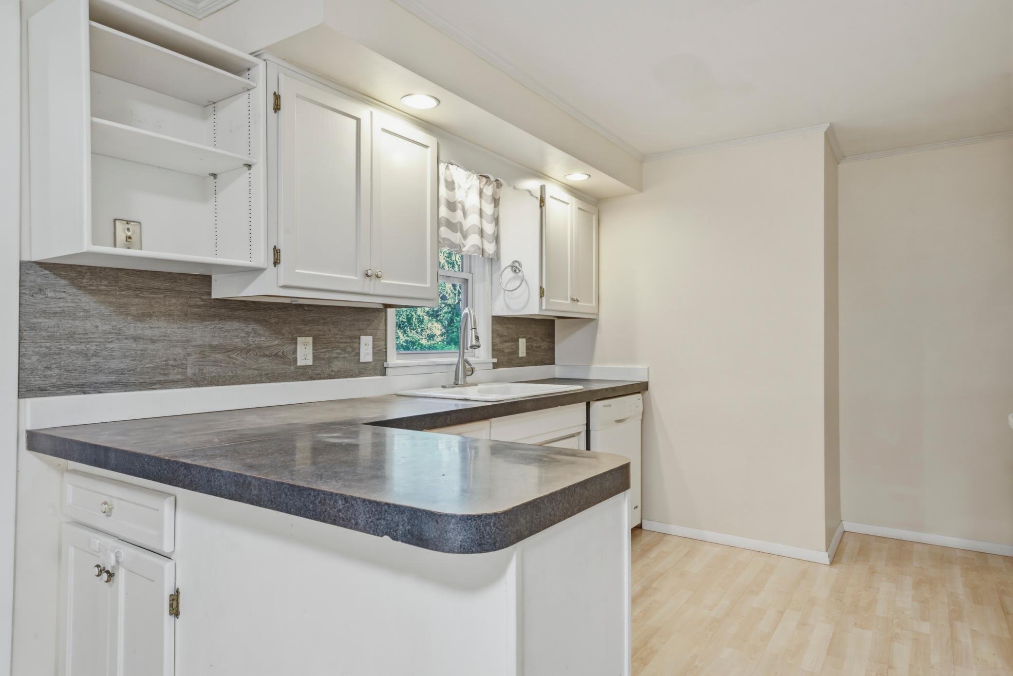 1006 Elmhill Drive Property Photo 10