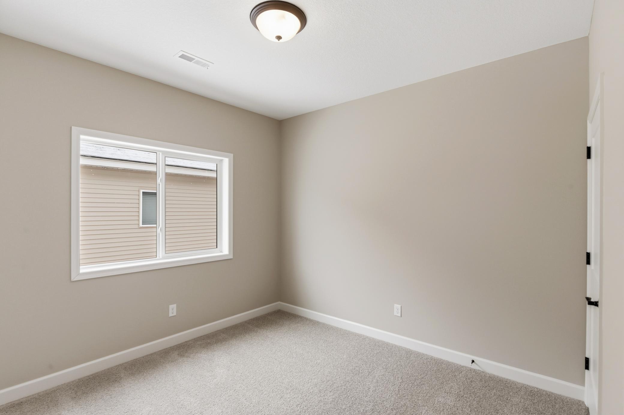 1037 E Meadowsweet Drive Property Photo 13