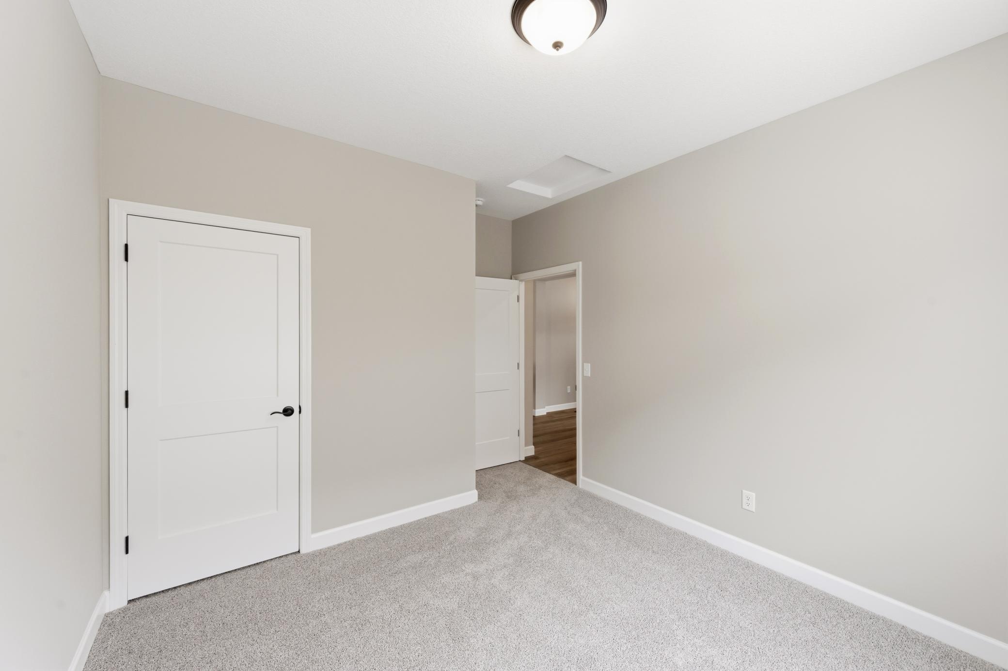 1037 E Meadowsweet Drive Property Photo 14