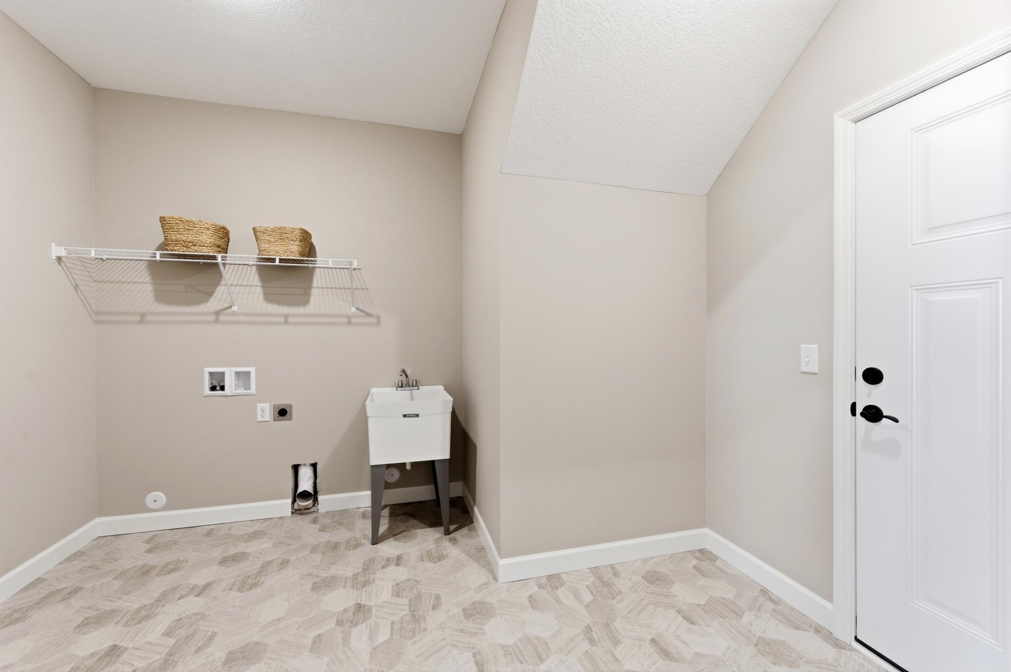 1037 E Meadowsweet Drive Property Photo 16