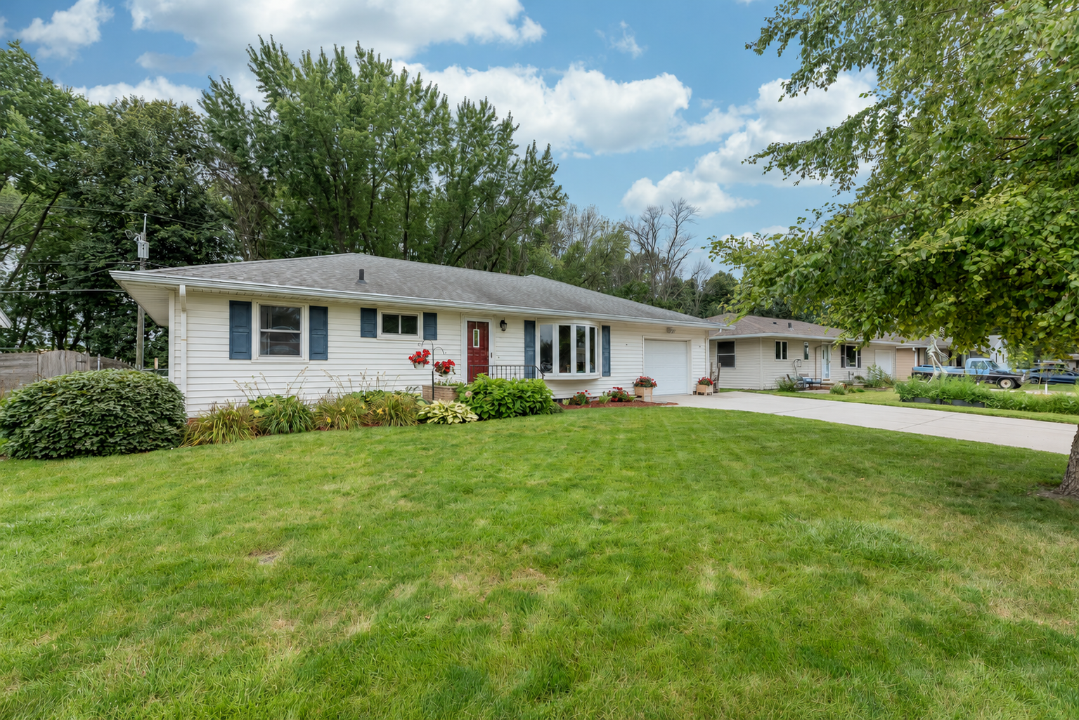 2613 E Main Street Property Photo 1