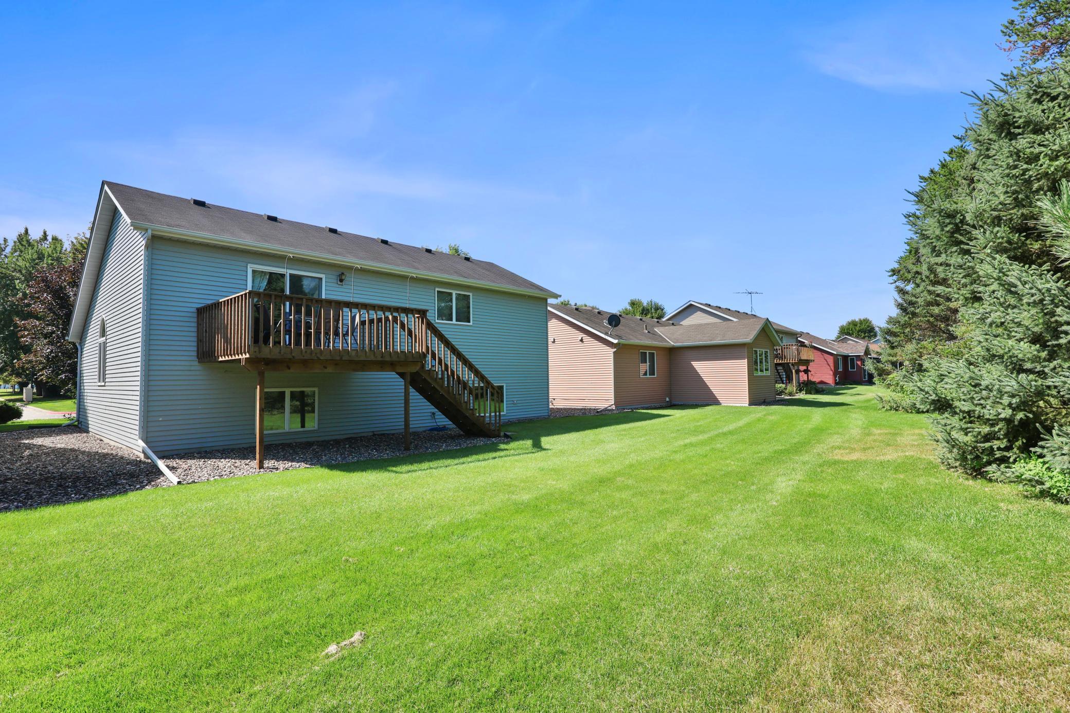 25 Pine Tree Court Property Photo 3
