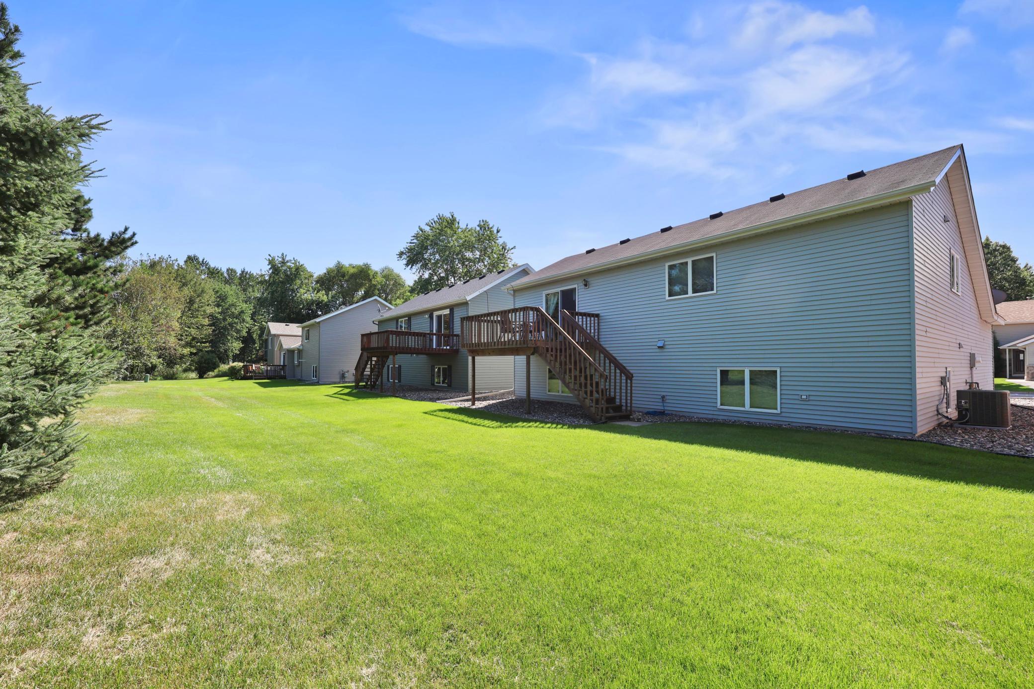 25 Pine Tree Court Property Photo 5