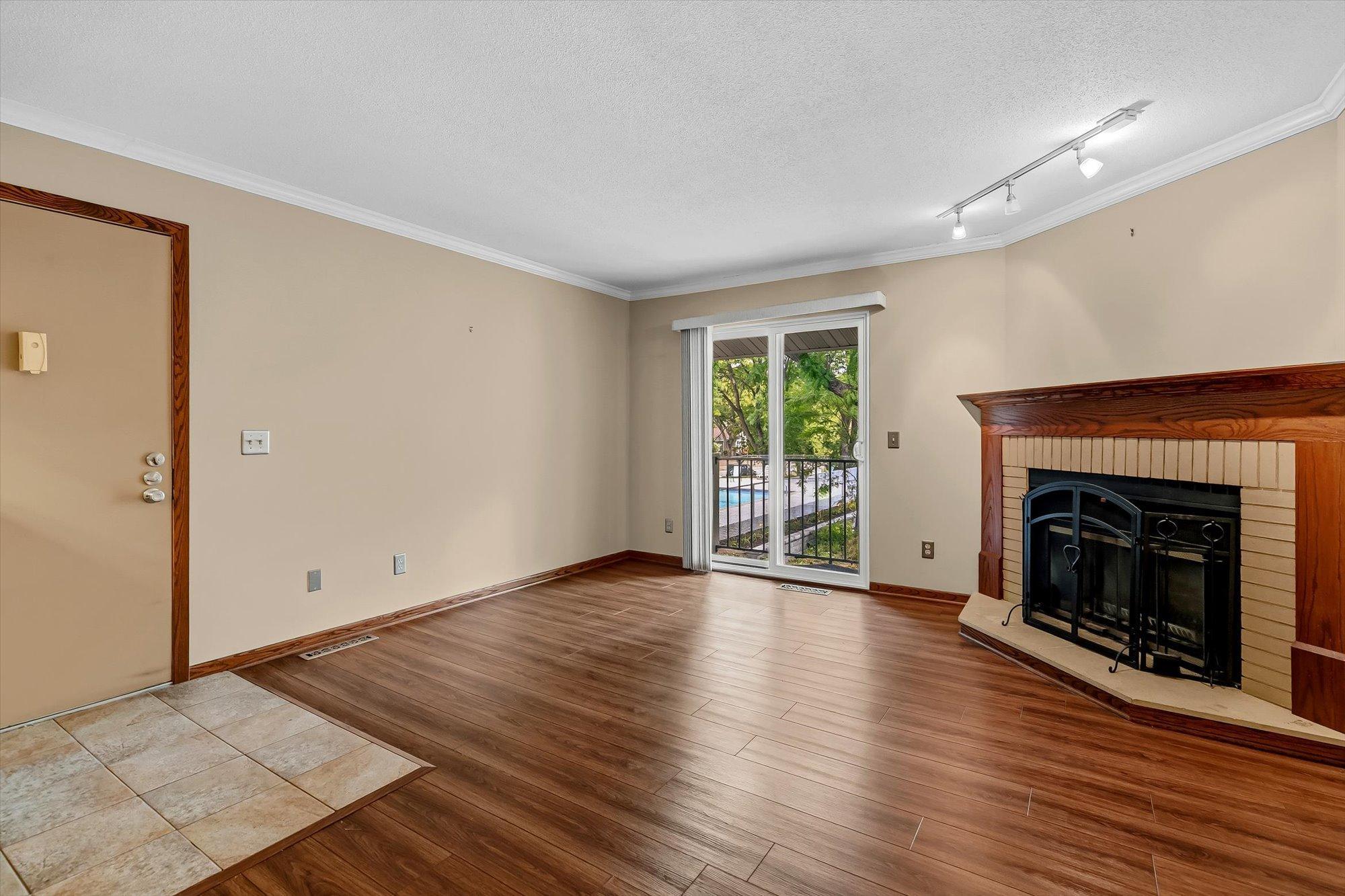 2296 Benson Avenue G Property Photo 5