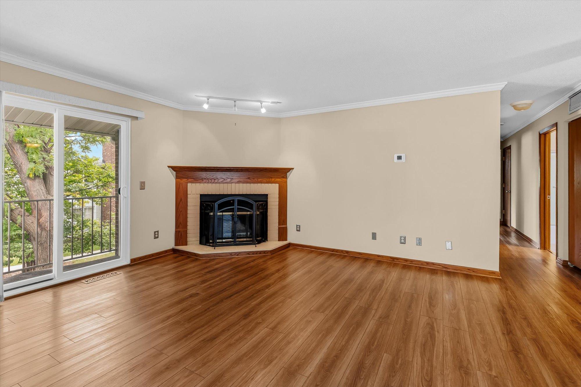 2296 Benson Avenue G Property Photo 6