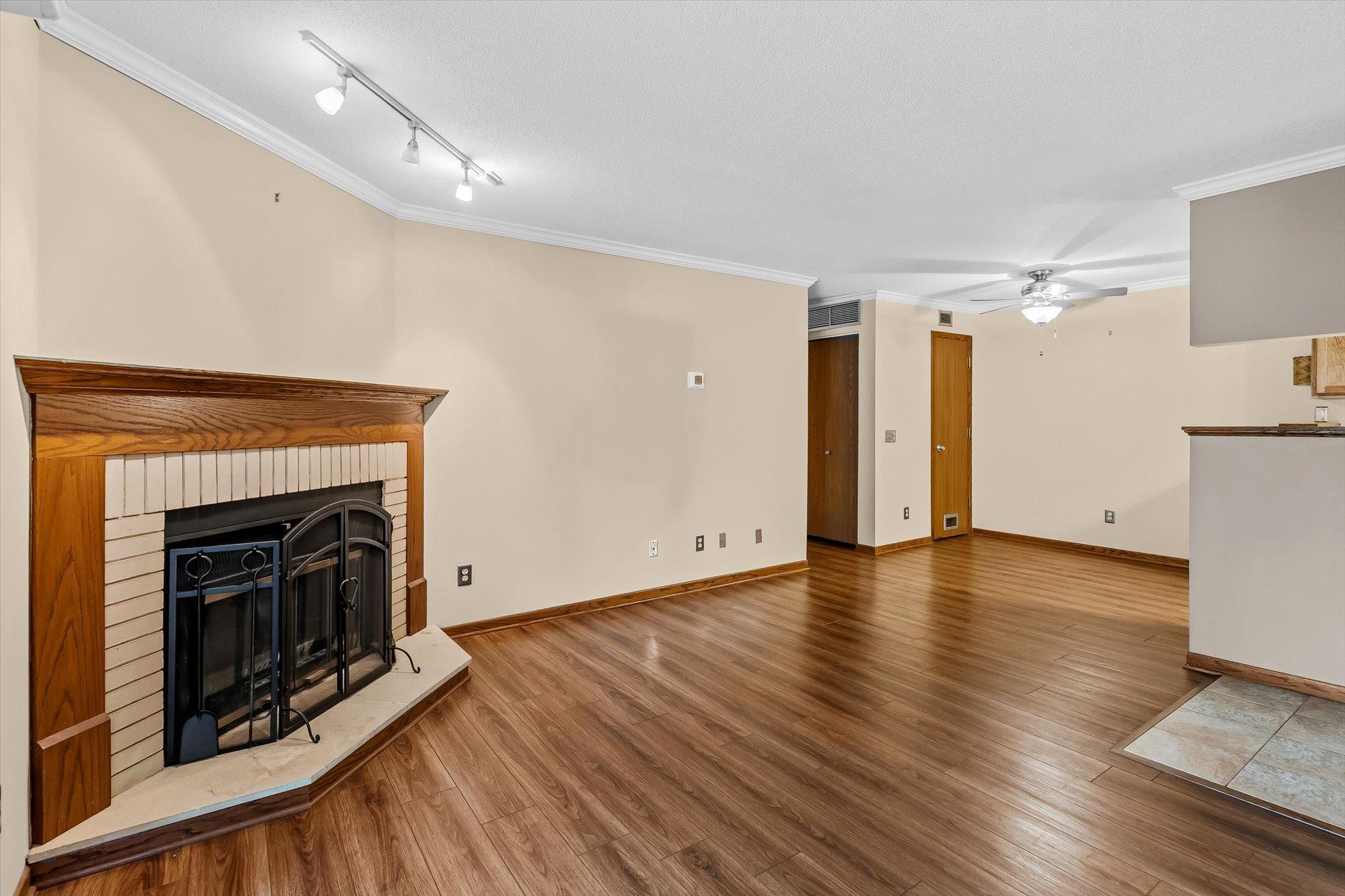 2296 Benson Avenue G Property Photo 7