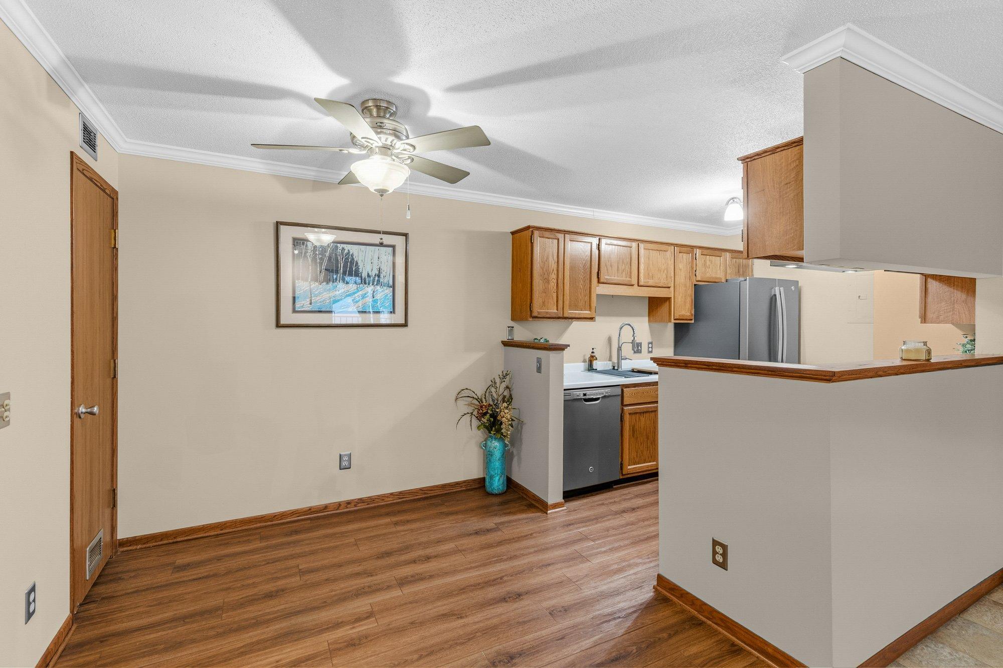 2296 Benson Avenue G Property Photo 9