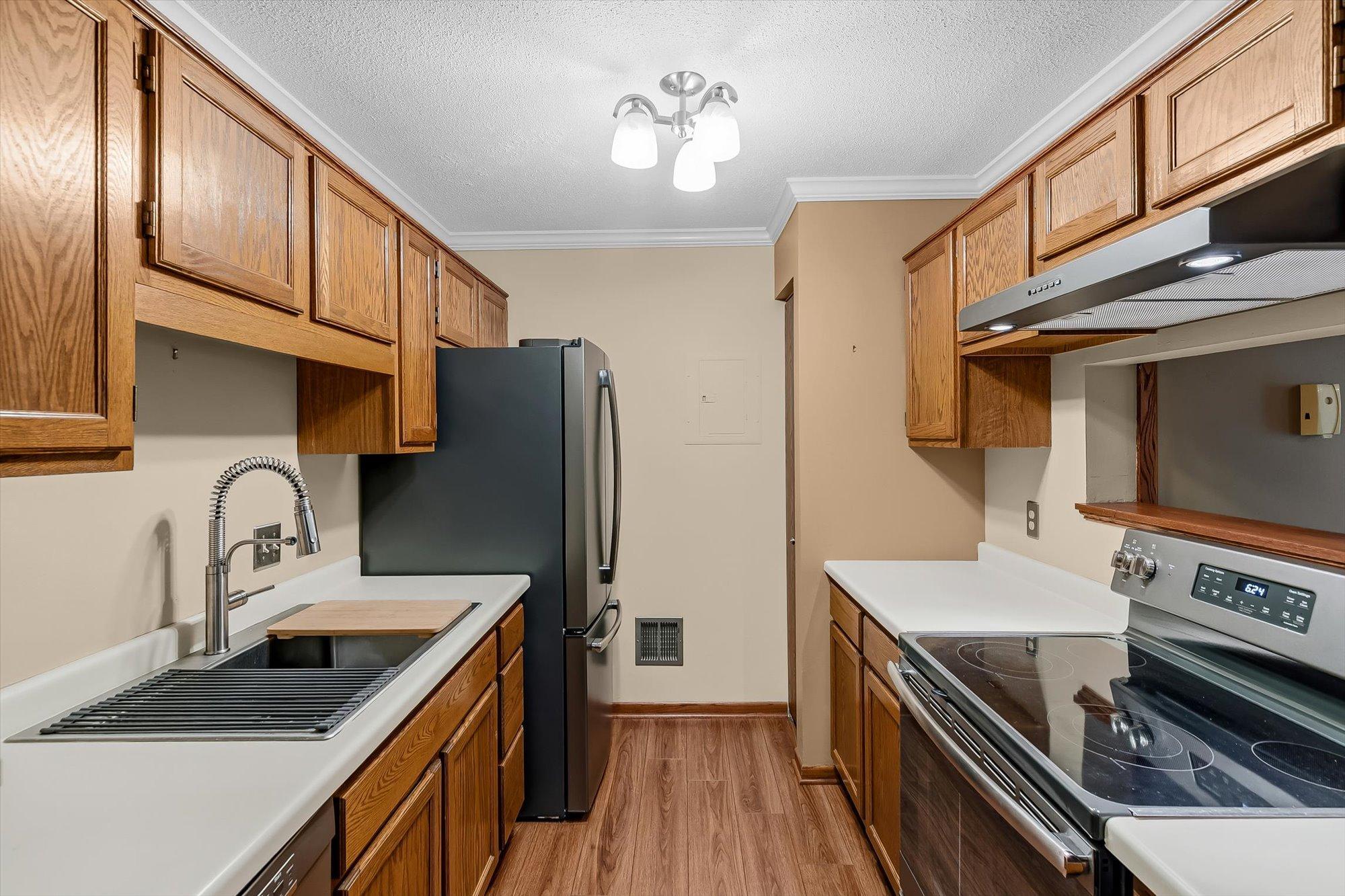 2296 Benson Avenue G Property Photo 12