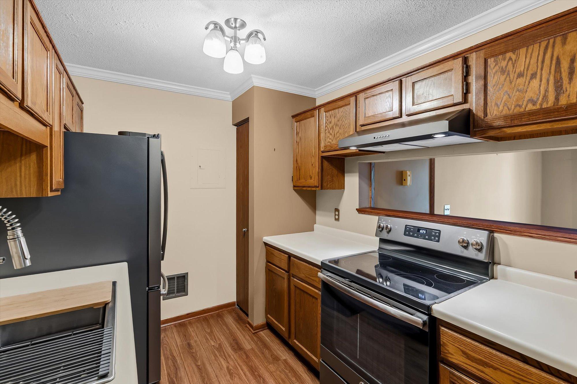 2296 Benson Avenue G Property Photo 14