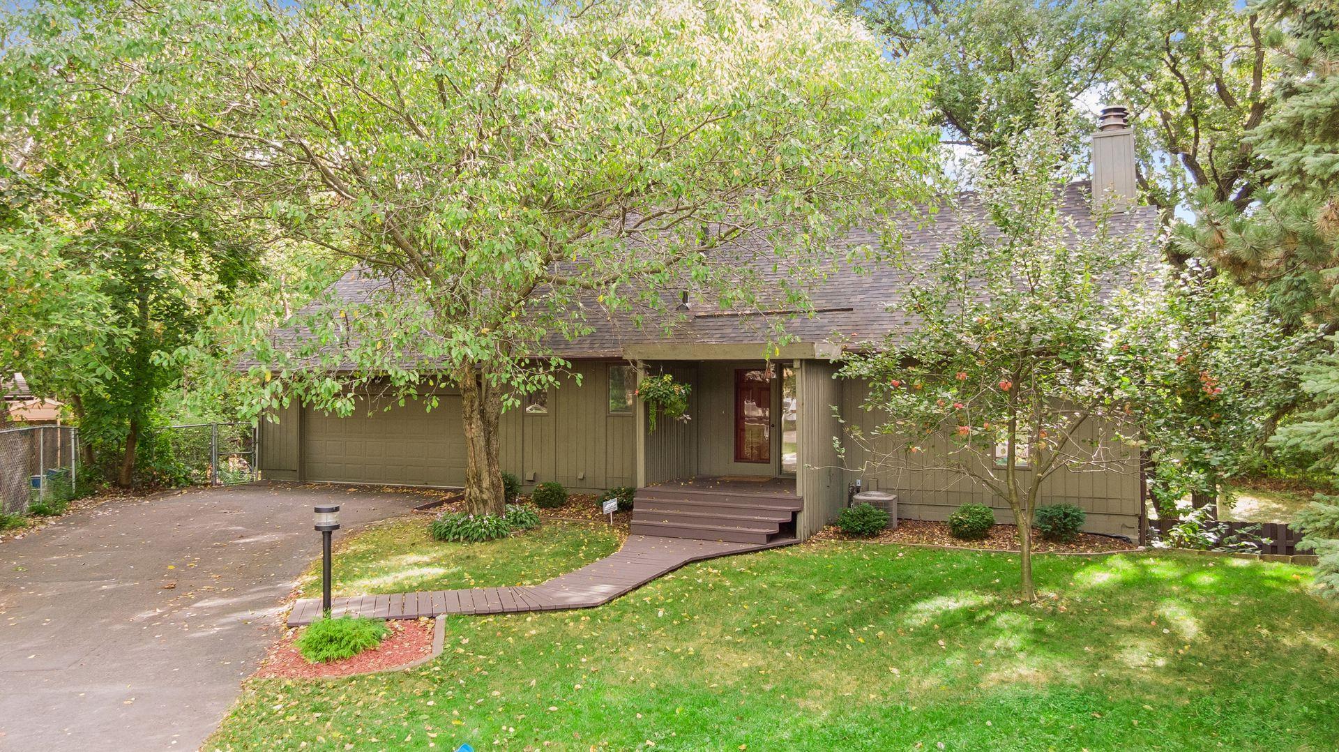 3921 Woodview Court Property Photo 1