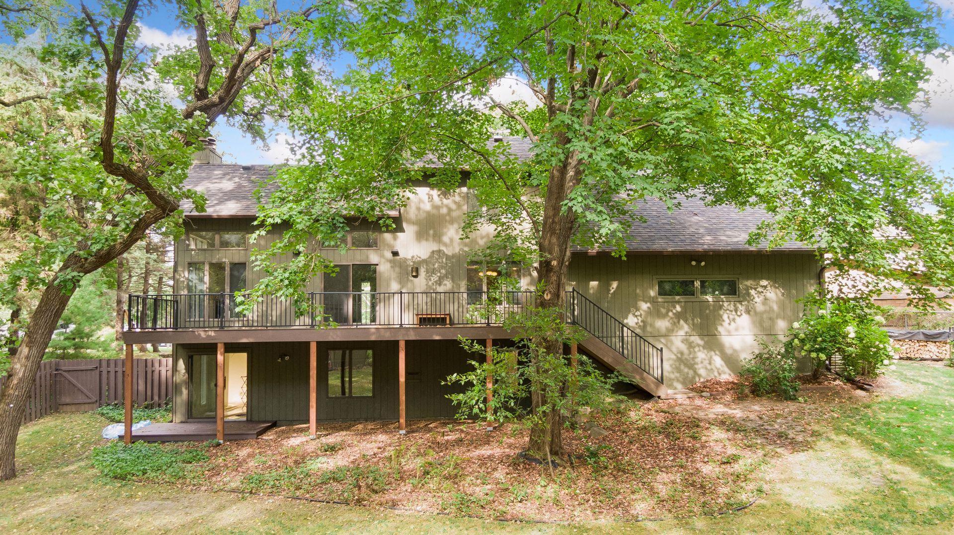 3921 Woodview Court Property Photo 3