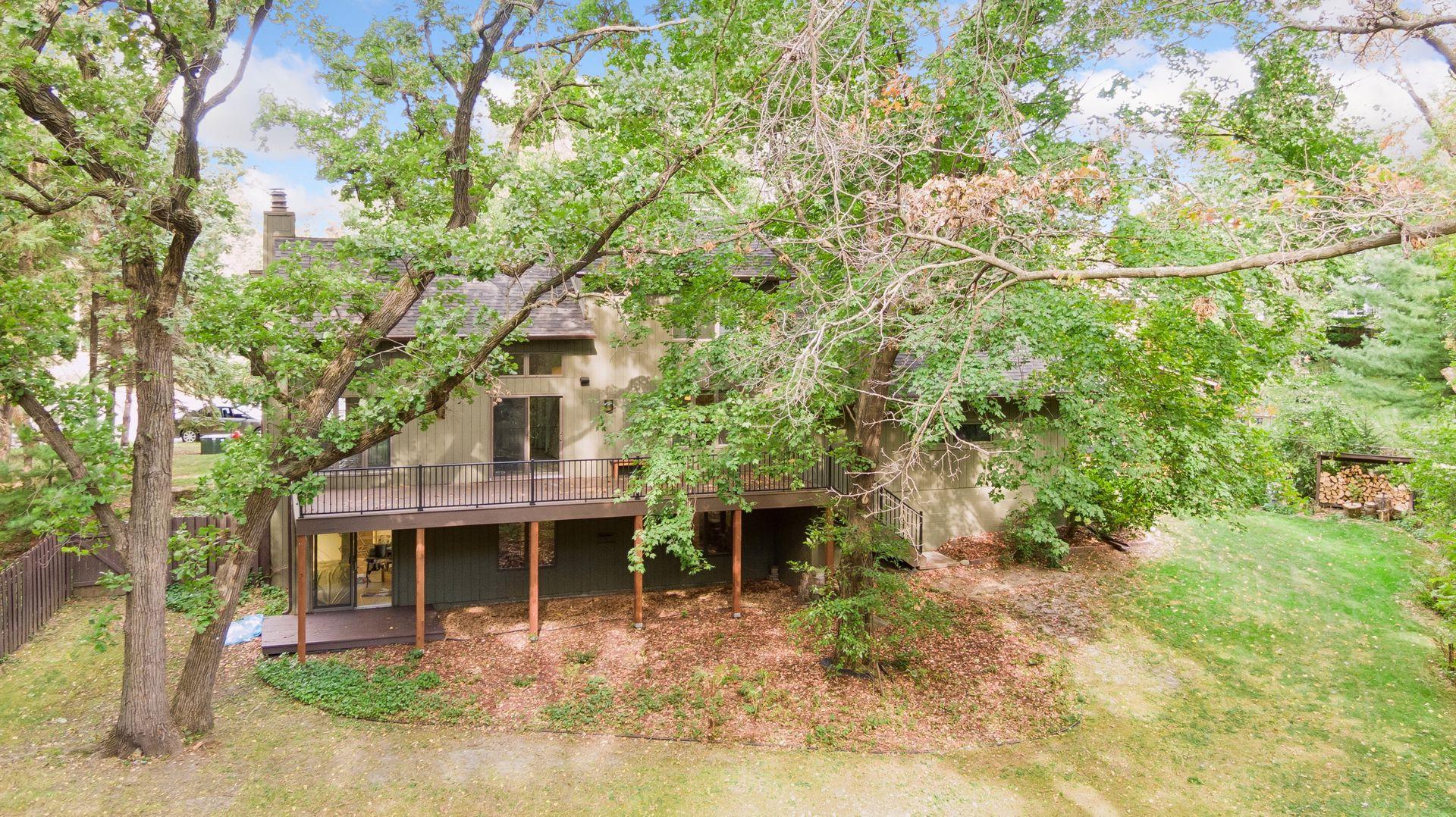 3921 Woodview Court Property Photo 5