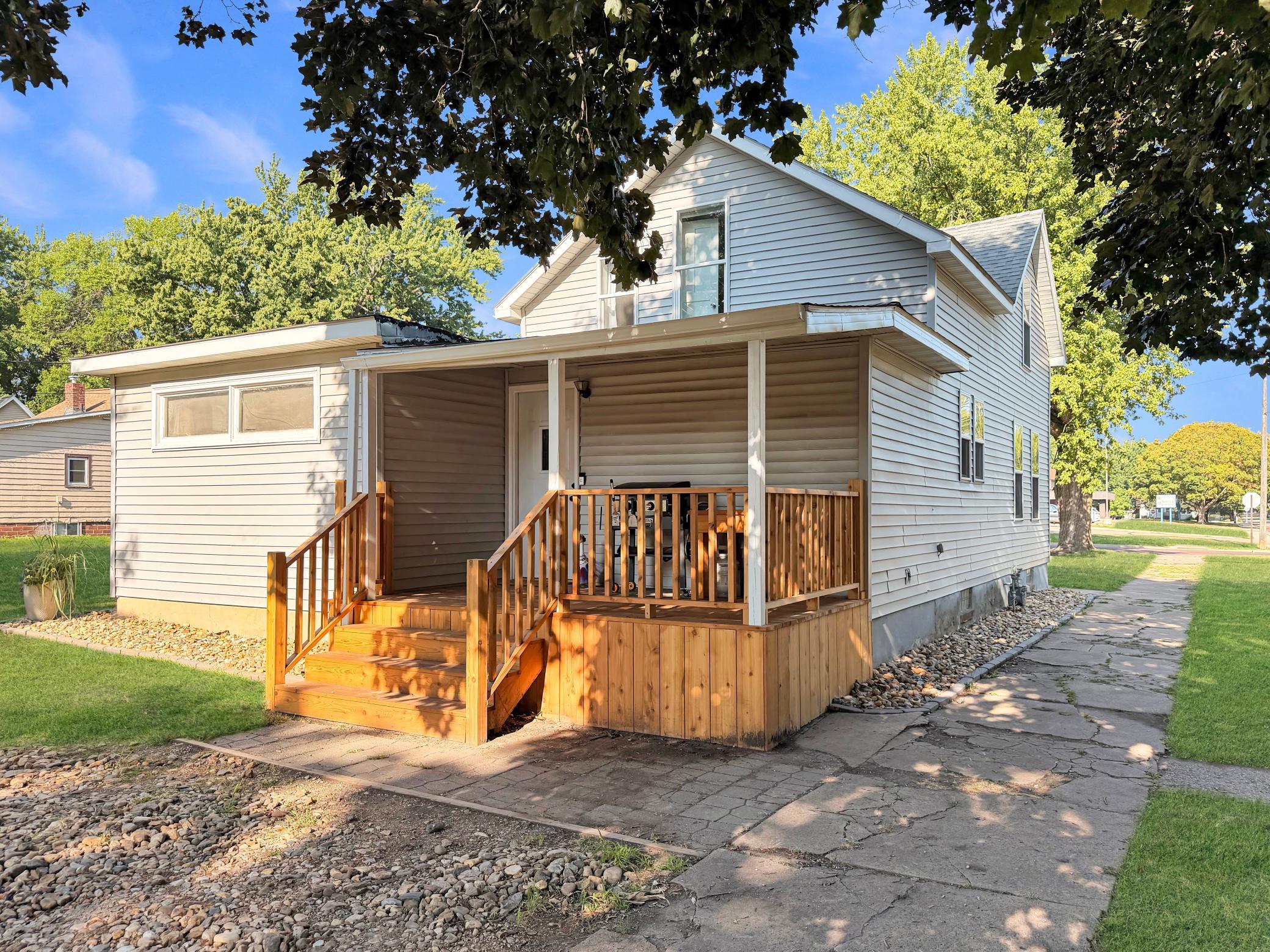 284 2nd Street Property Photo 6